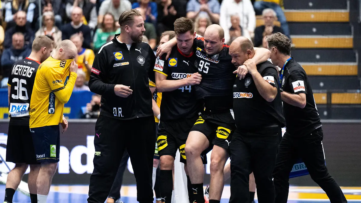 230427 Paul Drux of Germany in pain during the EHF Euro Cup handball match between Sweden and Germany on April 27, 2023 in Kristianstad. Photo: Petter Arvidson / BILDBYRAN / kod PA / PA0560 handball handboll handball ehf euro cup sweden germany bbeng skada *** 230427 Paul Drux of Germany in pain during the EHF Euro Cup handball match between Sweden and Germany on April 27, 2023 in Kristianstad Photo Petter Arvidson BILDBYRAN code PA PA0560 handball handboll handball ehf euro cup sweden germany bbeng injury PUBLICATIONxNOTxINxSWExNORxAUT Copyright: PETTERxARVIDSON BB230427PA041