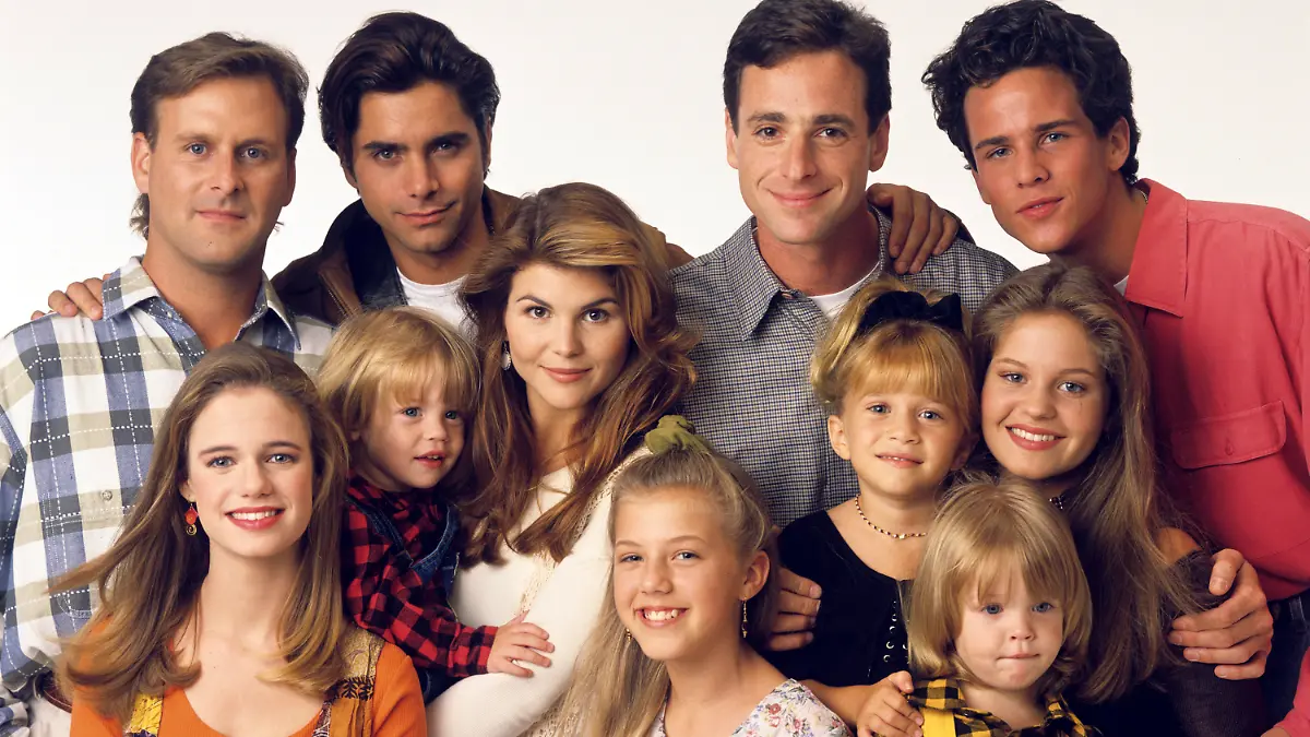 UNITED STATES - SEPTEMBER 14: FULL HOUSE - Season Seven - Gallery - 9/14/93, Pictured, from left: Dave Coulier (Joey), Andrea Barber (Kimmy), John Stamos (Jesse), Blake Tuomy-Wilhoit (Nicky), Lori Loughlin (Rebecca), Jodie Sweetin (Stephanie), Bob Saget (Danny), Ashley Olsen (Michelle), Dylan Tuomy-Wilhoit (Alex), Candace Cameron (D.J.), Scott Weinger (Steve), (Photo by Bob D'Amico/ABC via Getty Images)