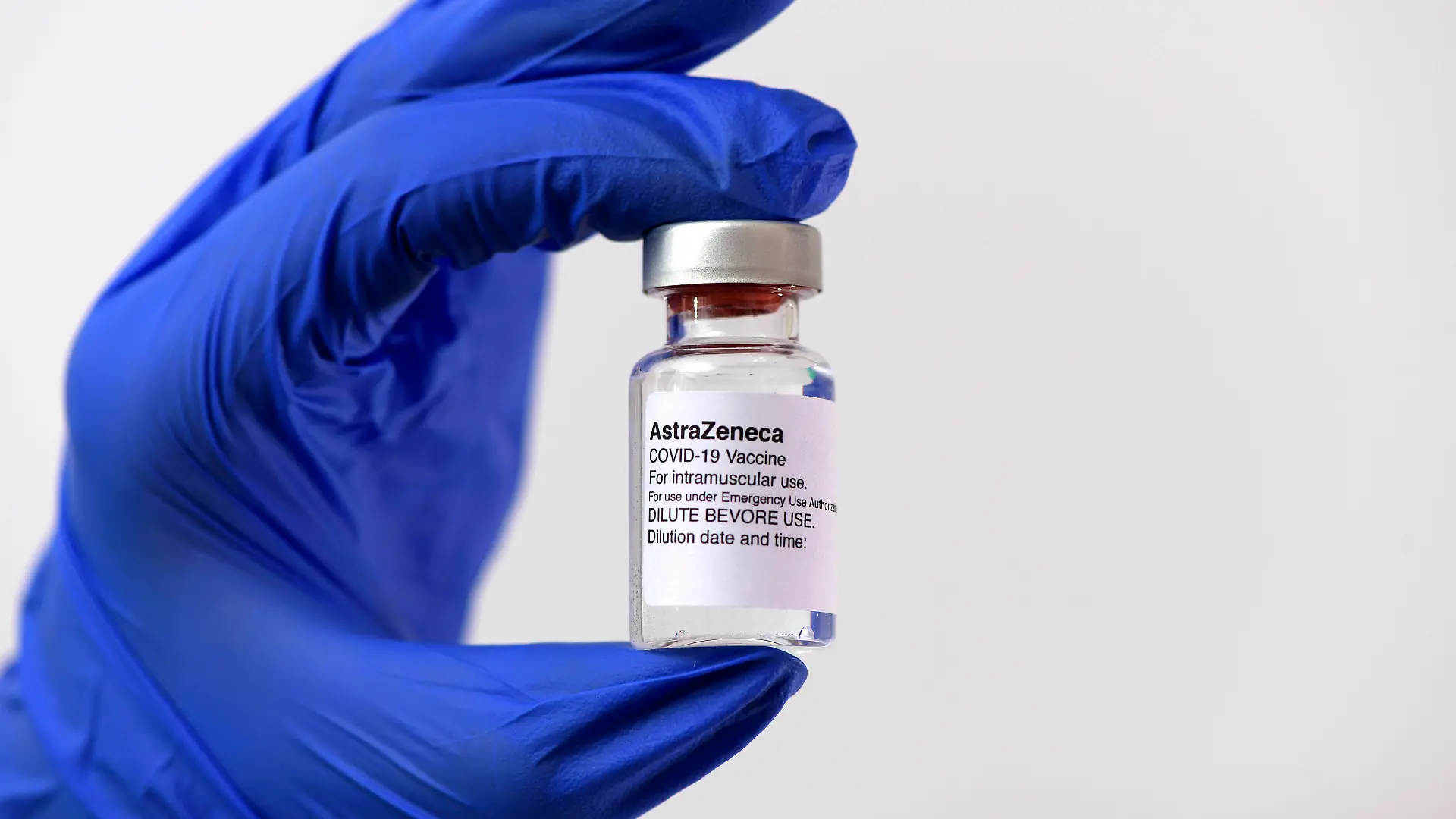  03.02.2021, Symbolbild: Impfstoffe, Astrazeneca, Model Release vorhanden 03.02.2021, Symbolbild: Impfstoffe 03.02.2021, Symbolbild: Impfstoffe *** 03 02 2021, symbol picture vaccines, Astrazeneca, model release available 03 02 2021, symbol picture vaccines 03 02 2021, symbol picture vaccines