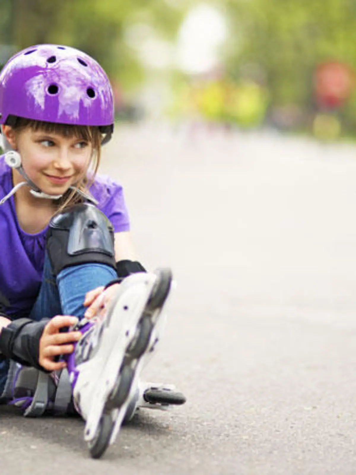 Auf Rollen über den Asphalt flitzen, das macht Spaß! Gerade jetzt, wo das Wetter so schön frühlingshaft ist. Und klar: Eltern wollen, dass die Inline-Skates für Ihre Kinder qualitativ hochwertig und vor allem sicher sind. Doch muss es da immer ein teures Modell sein oder reicht auch eine preiswertere Variante? Wir haben den Test mit einer Familie gemacht - teuer oder preiswert: Welches Modell hat gut abgeschnitten? Das Resultat sehen Sie im Video.