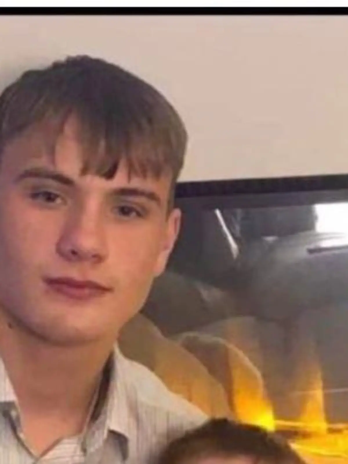 Lewis Roberts schaut in die Kamera