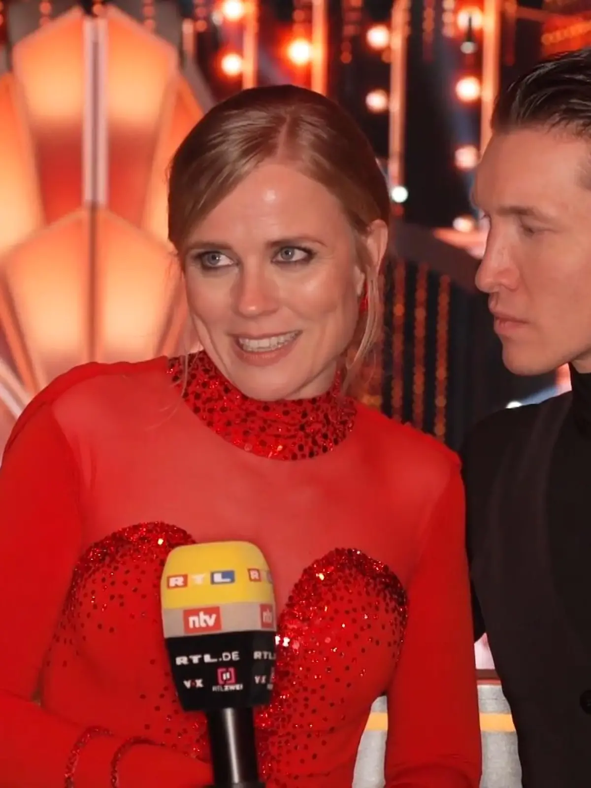 Ilse de Lange tanzte in der fünften Liveshow einen emotionalen Tango - so ernst haben wir die Sängerin bislang noch nicht erlebt. Nach der Show erklärt sie uns ihre Emotionen.