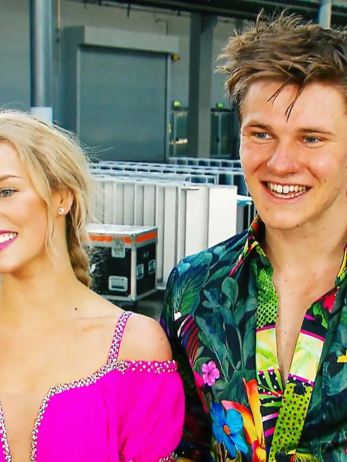 Es gibt sie fast in jeder Staffel: Liebes- oder zumindest Flirtgerüchte um die "Let's Dance"-Tanzpaare. Aber warum eigentlich? Wir haben bei den Promis und Profis nachgehakt.