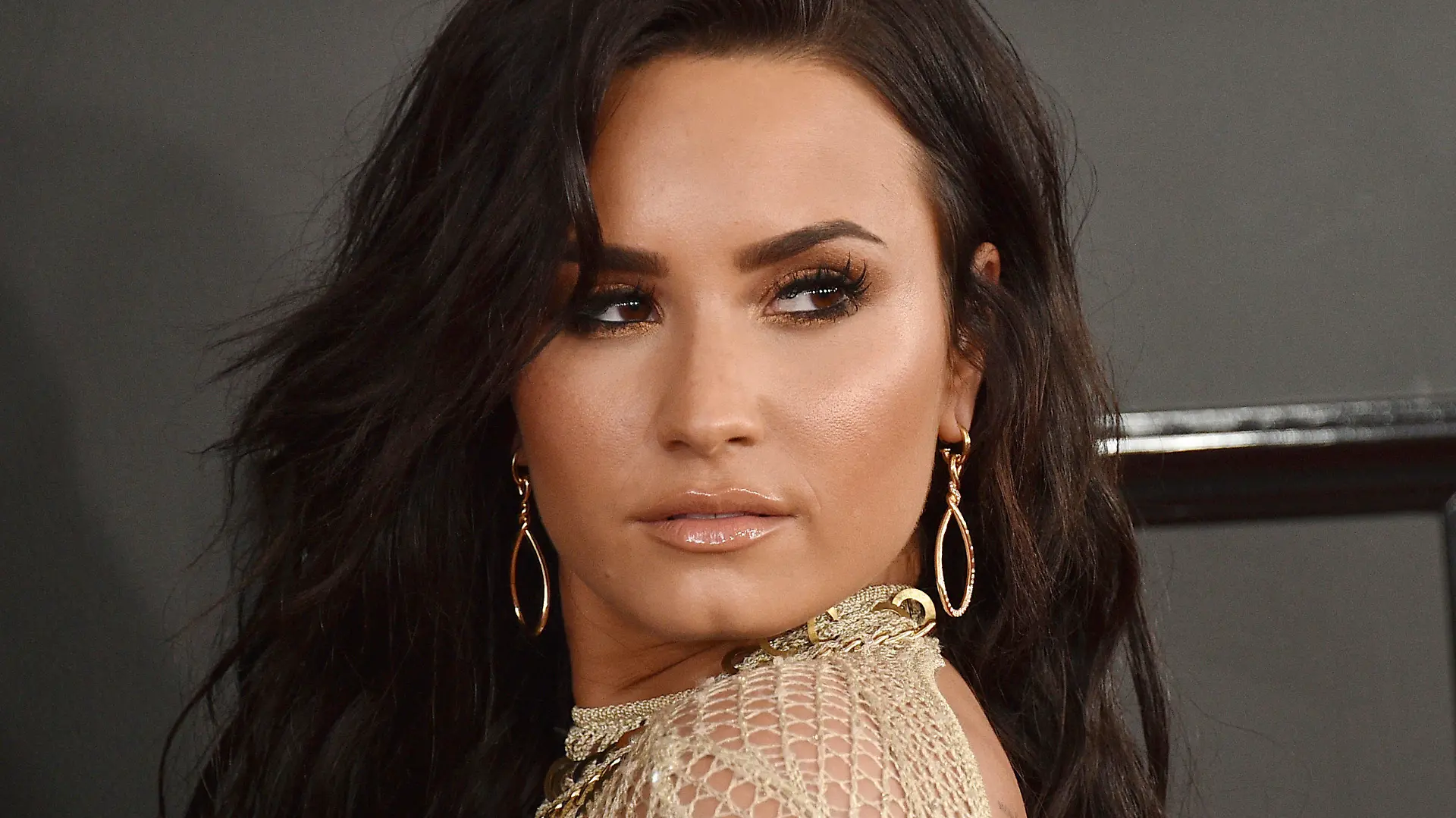 ARCHIV - 12.02.2017, USA, Los Angeles: Die US-Schauspielerin und Sängerin Demi Lovato kommt zur 59. Verleihung der Grammy Awards. (Zu dpa "Demi Lovato steht zu ihrem Körper: «Es ist Cellulite!»") Foto: Jordan Strauss/AP/dpa +++ dpa-Bildfunk +++