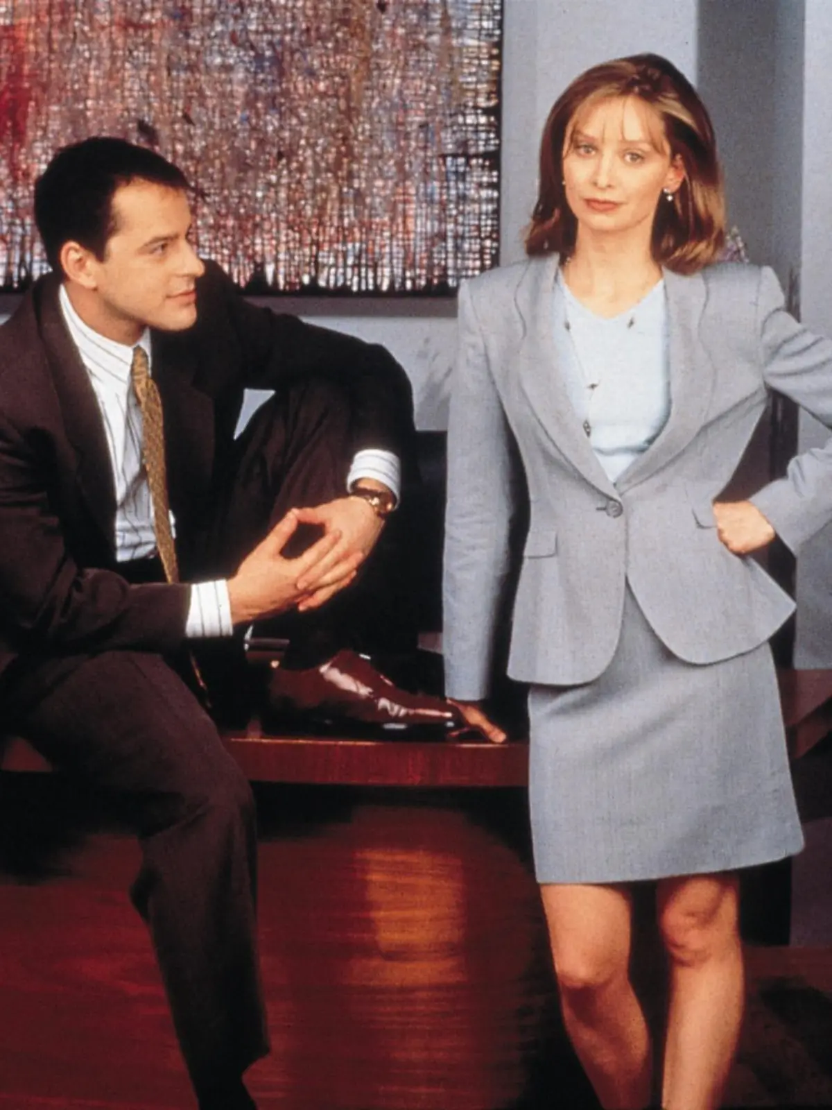 Eine Überraschung erwartet die Anwältin Ally McBeal (Calista Flockhart) bei ihrem neuen Job in Boston: der neue Kollege ist ihr Ex-Liebhaber Billy (Gil Bellows).


Die Verwendung des sendungsbezogenen Materials ist nur mit dem Hinweis und Verlinkung auf TVNOW gestattet.