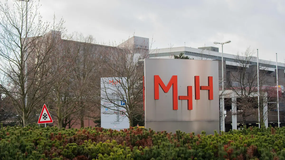 18.02.2020, Niedersachsen, Hannover: Die Medizinische Hochschule Hannover (MHH).  In der MHH wird ein mutmaßliches Clan-Mitglied mit Schussverletzungen behandelt, der Patient aus dem Ausland wird zur Sicherheit von der Polizei bewacht. Foto: Julian Stratenschulte/dpa +++ dpa-Bildfunk +++