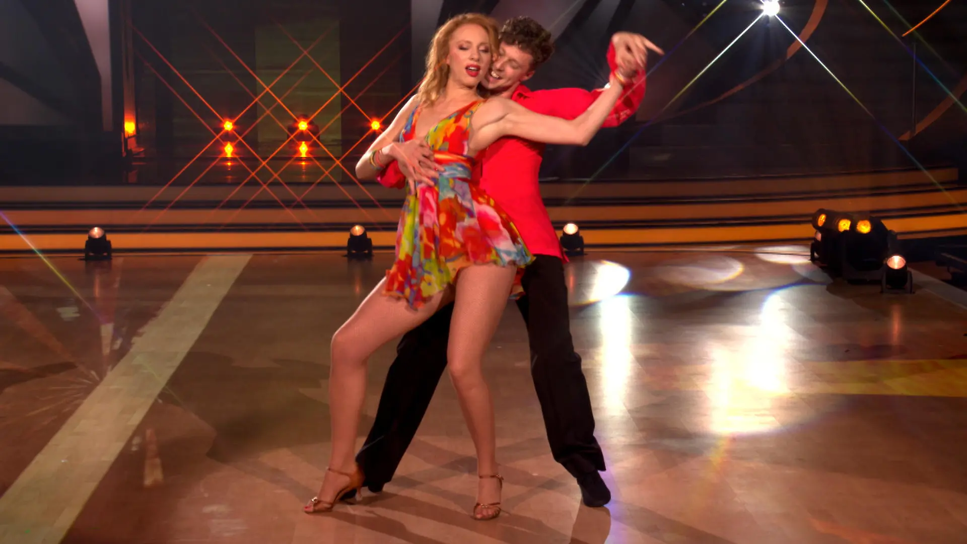 Anna Ermakova und Valentin Lusin bei der Bachata