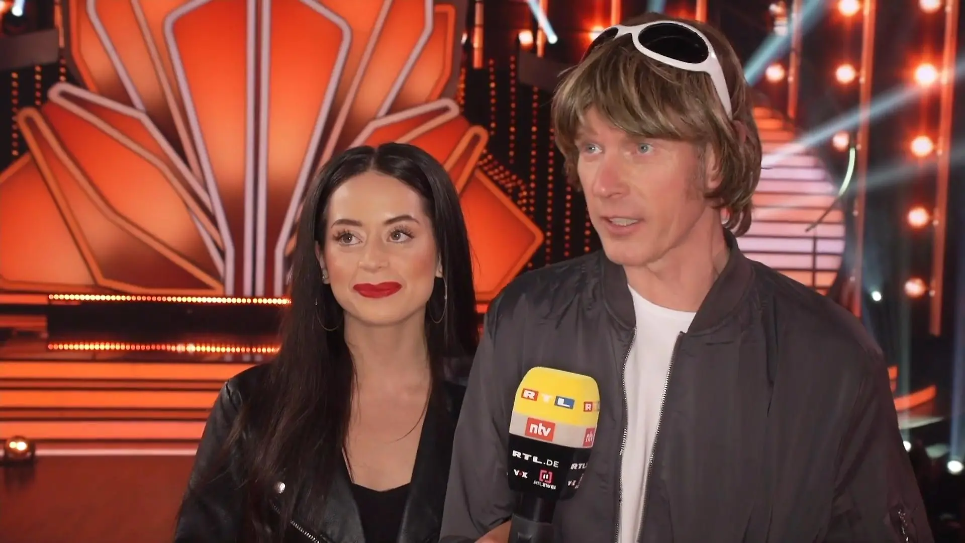 Deshalb hatte Malika Dzumaev Probleme mit ihrem Outfit Mickie Krause musste Überzeugungsarbeit leisten