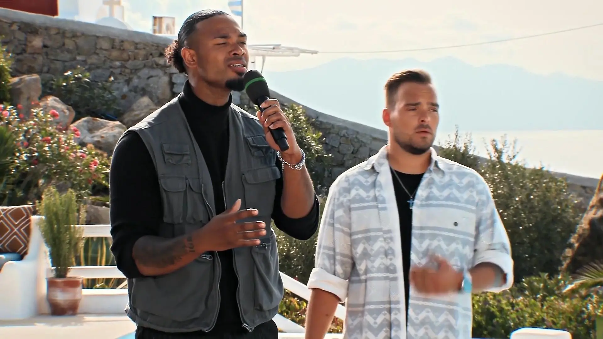 Karl Jeroboan und Kevin Jenewein singen sich in die Liveshow Mit diesem Duett überzeugen beide bei DSDS