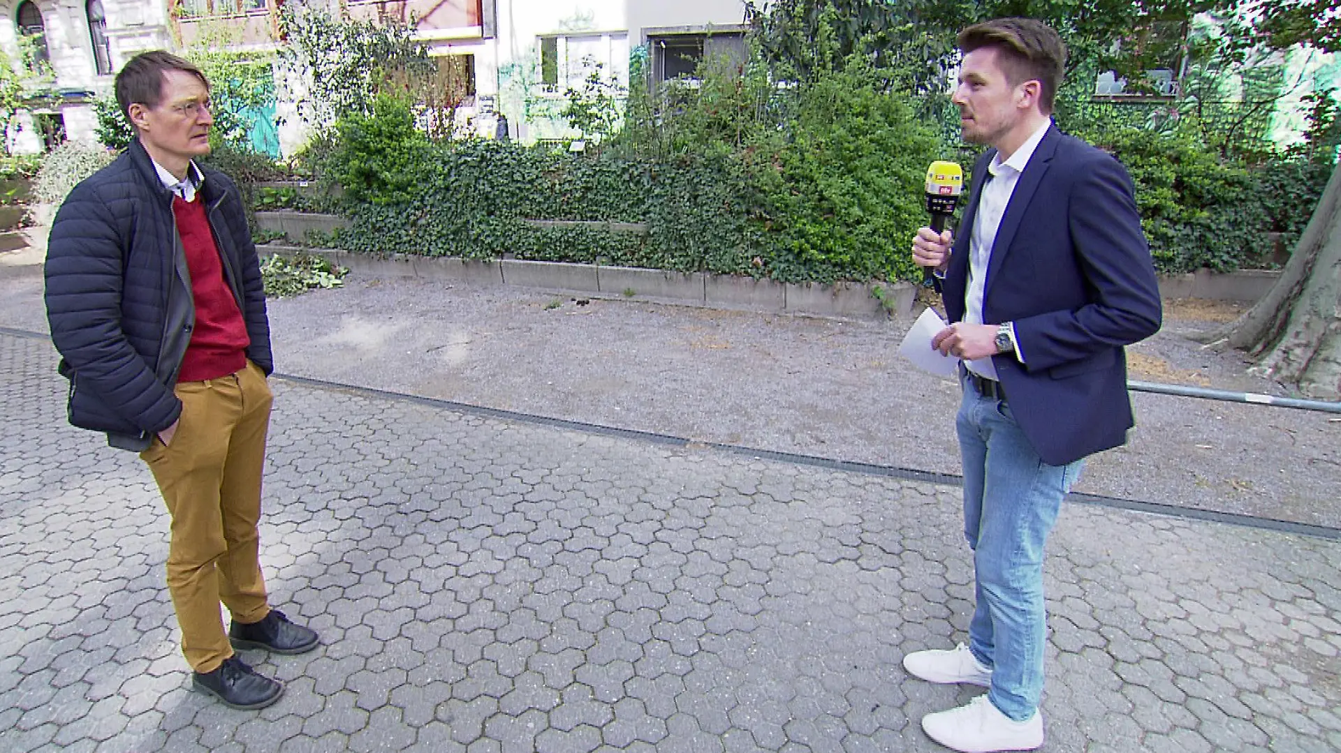 Karl Lauterbach (links) und RTL-Reporter Sebsatian Reddig