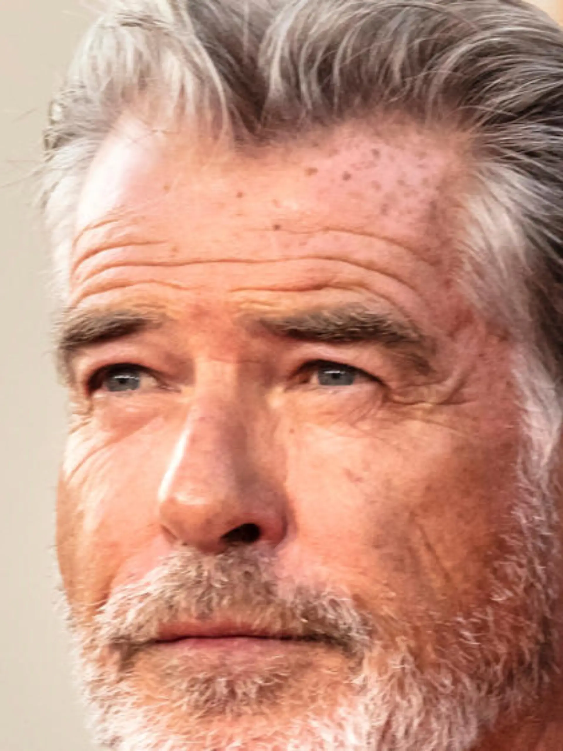 "James Bond"-Star Pierce Brosnan geht unter die Superhelden