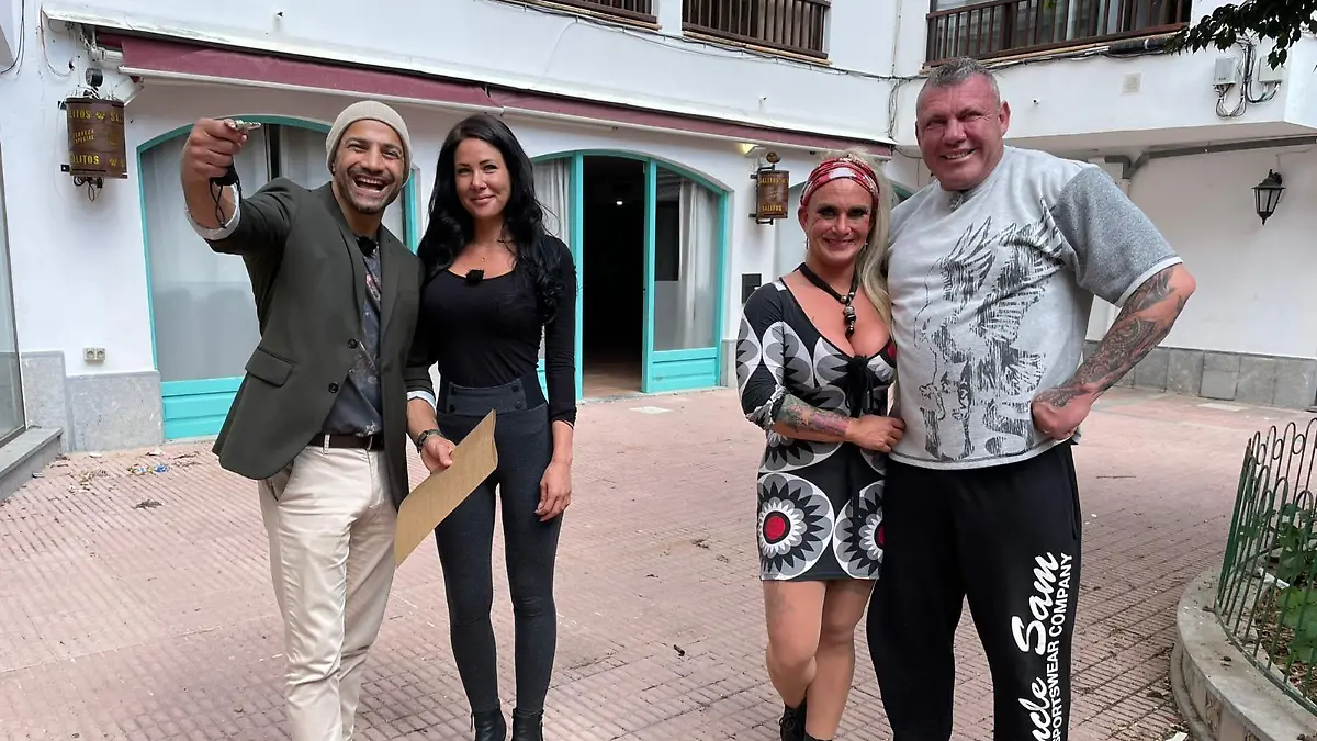 Ercan und Kim eröffnen in Cala Millor das zweite "Iron Diner" auf Mallorca - ein Fitness-Fastfood-Restaurant von Andreas und Caro Robens.