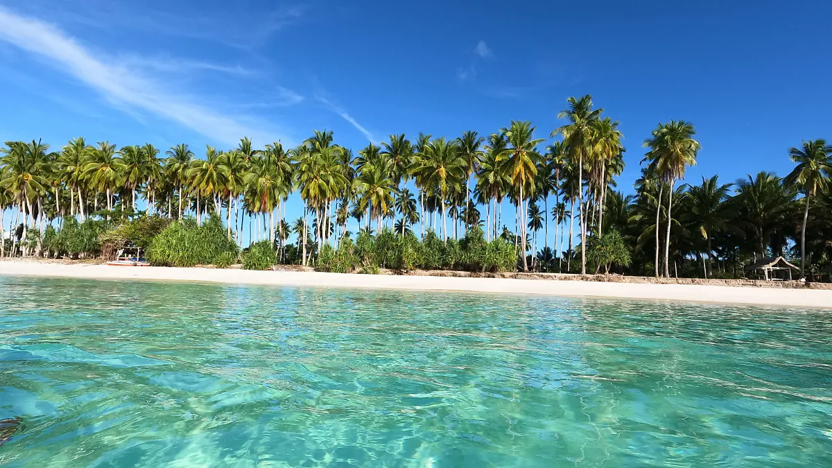 White beach stretches at approximately 1km of white fine sand and crystal clear-blue water that can be truly considered world-class. (Photo by Joseph C. Ceriales/Pacific Press)