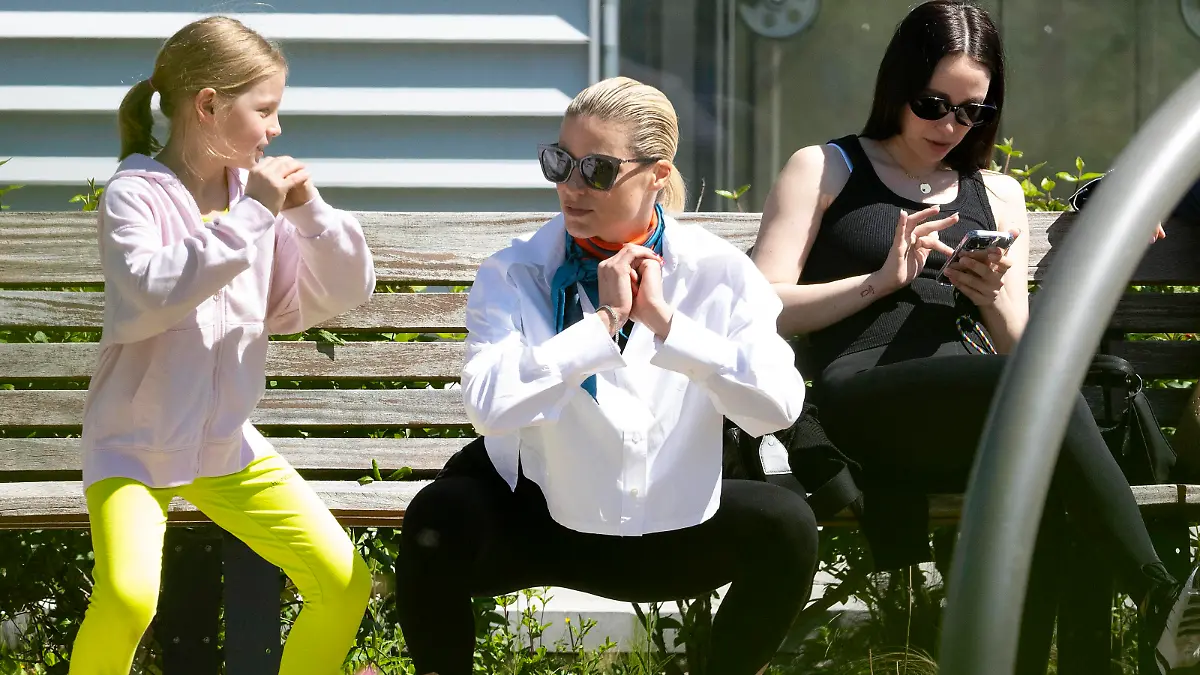 Michelle Hunziker is seen strolling in Milan with daughters Sole and Celeste Trussardi, Aurora Ramazzotti, grandson Cesare Augusto Cerza, and Francesca Romana Malato, Goffredo?s mum. 27 Apr 2023 Pictured: Michelle Hunziker and Celeste Trussardi and Aurora Ramazzotti. Photo credit: PIERPAOLO FERRERI / MEGA TheMegaAgency.com +1 888 505 6342 (Mega Agency TagID: MEGA973598_011.jpg) [Photo via Mega Agency]