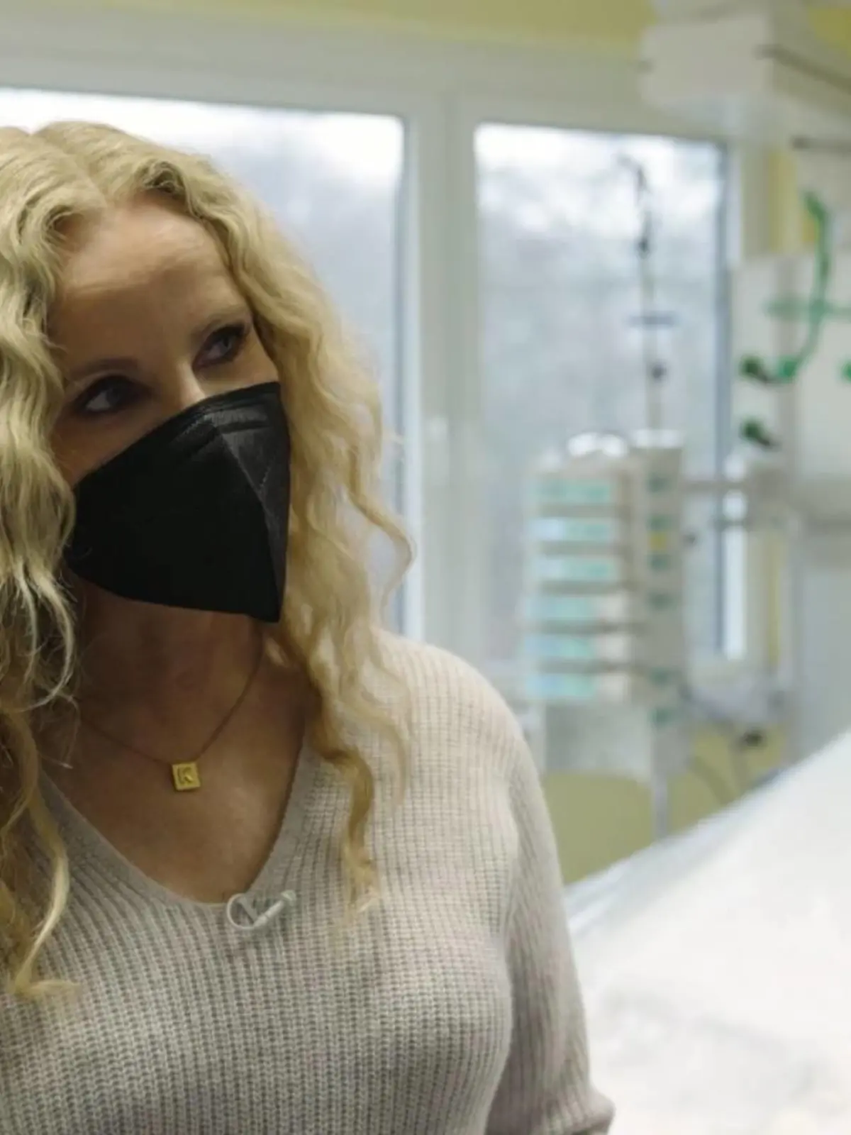 Katja Burkard besucht die Intensivstation des Klinikums Leverkusen.