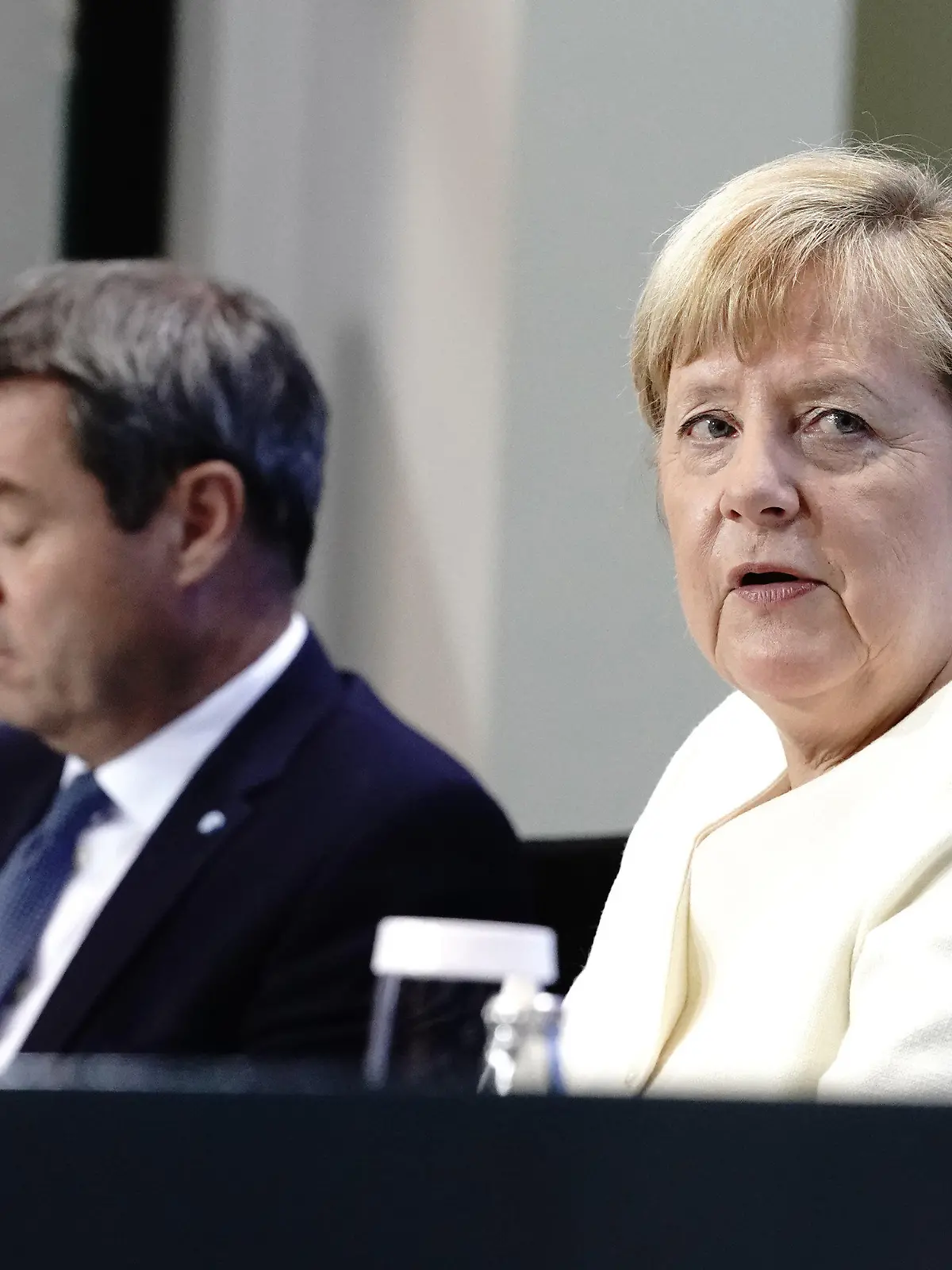 ARCHIV - 29.09.2020, Berlin: Bundeskanzlerin Angela Merkel (CDU) und Markus Söder (CSU), Ministerpräsident von Bayern und CSU-Vorsitzender, geben eine Pressekonferenz. (zu dpa «Merkel und Söder - Mit homöopathischen Dosen in den Corona-Frühling?») Foto: Kay Nietfeld/dpa +++ dpa-Bildfunk +++