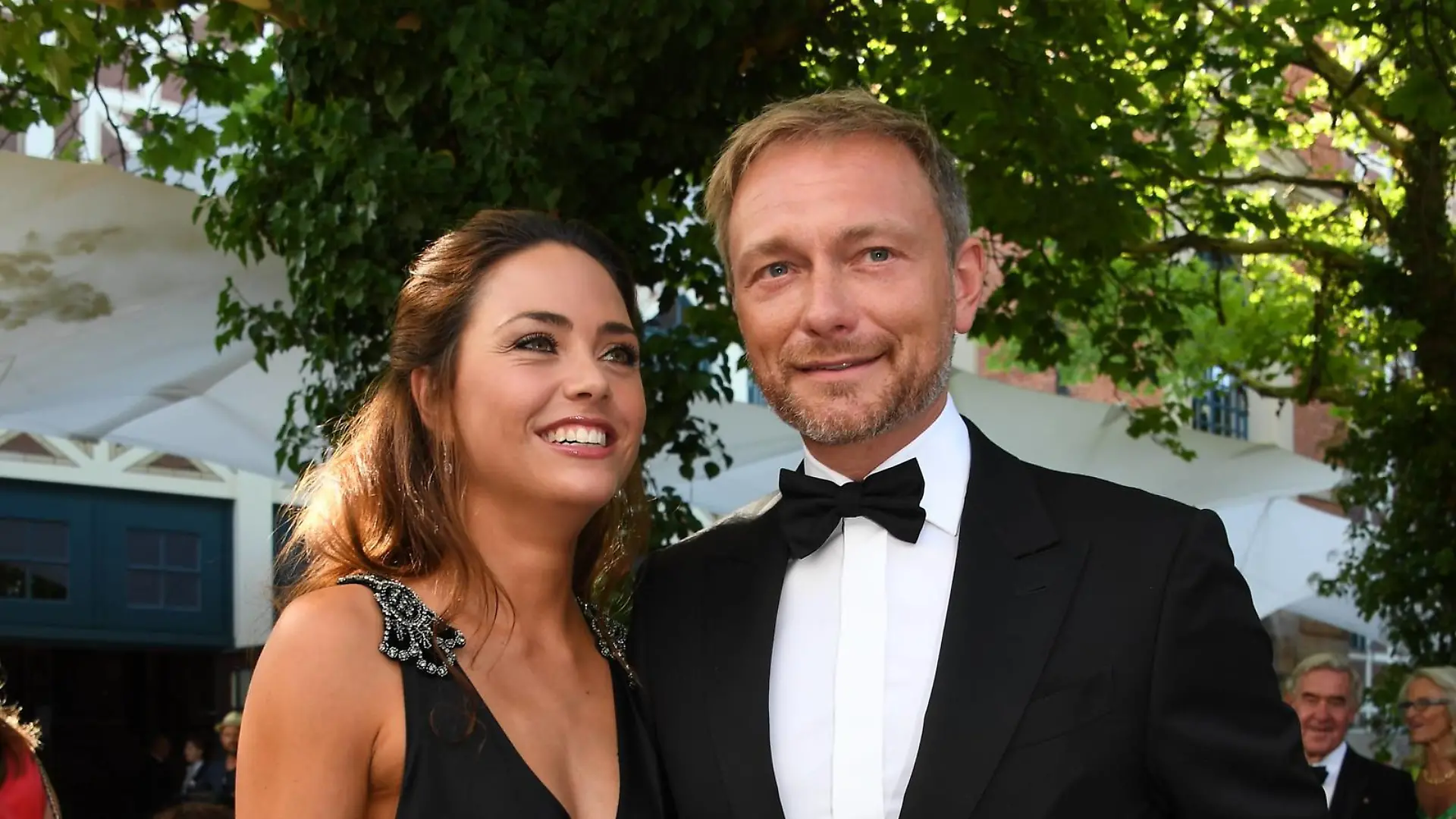 Christian Lindner (FDP) mit Freundin Franca Lehfeldt / Eröffnung der Bayreuther Festspiele 2018 / Grünen Hügel / Bayreuth / 25. Juli 2018 *** Christian Lindner FDP with girlfriend Franca Lehfeldt Opening of the Bayreuth Festival 2018 Green Hill Bayreuth 25 July 2018  