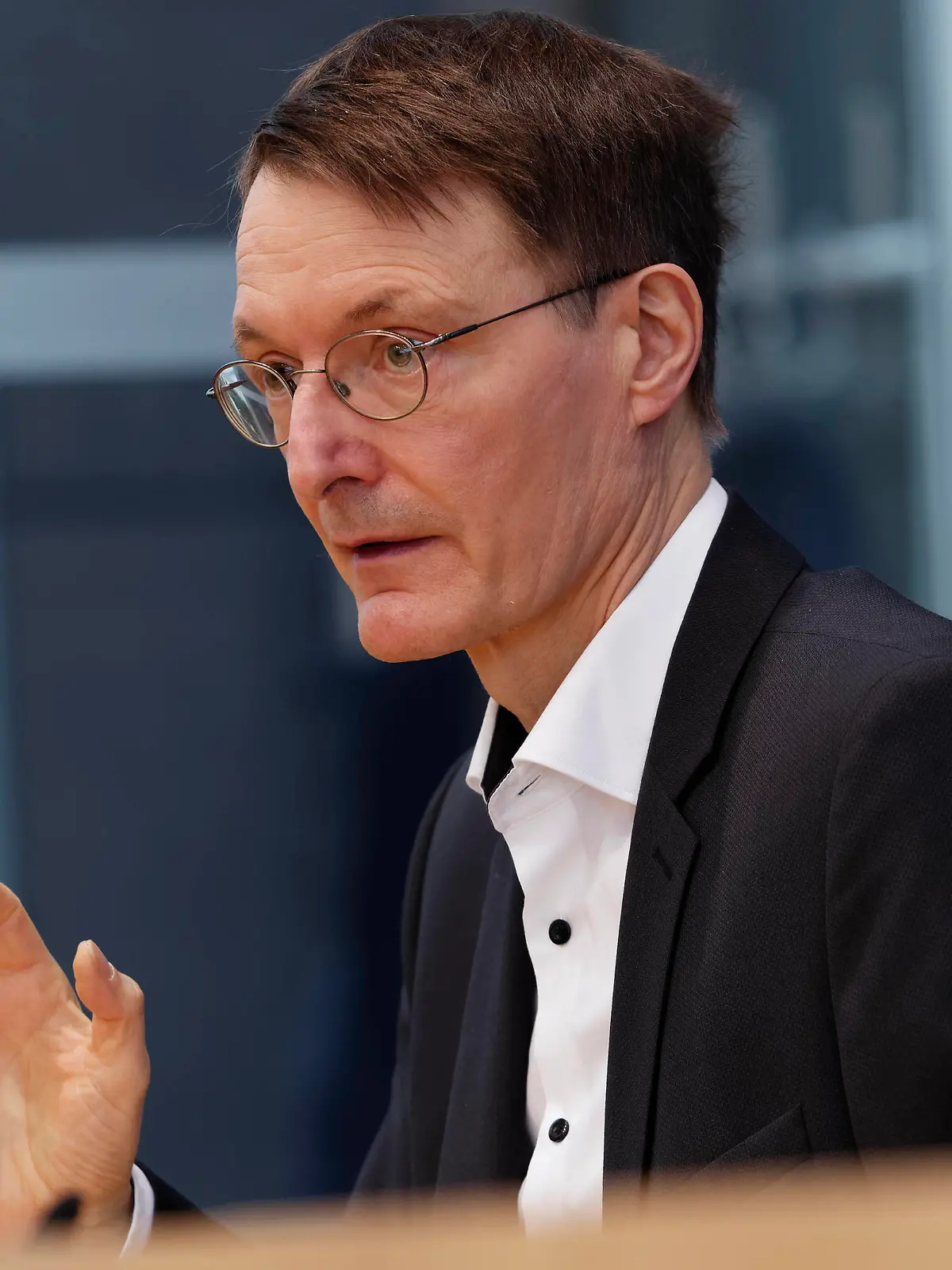 Lauterbach zur Impflage 2021-03-19, Deutschland, Berlin - Bundespressekonferenz zum Thema Impfen gegen Corona. Im Bild Karl Lauterbach SPD, Bundestagsabgeordneter, Gesundheitsökonom und Epidemiologe. *** Lauterbach on the vaccination situation 2021 03 19, Germany, Berlin Federal press conference on the subject of vaccination against Corona In the picture Karl Lauterbach SPD , Member of the Bundestag, health economist and epidemiologist 
