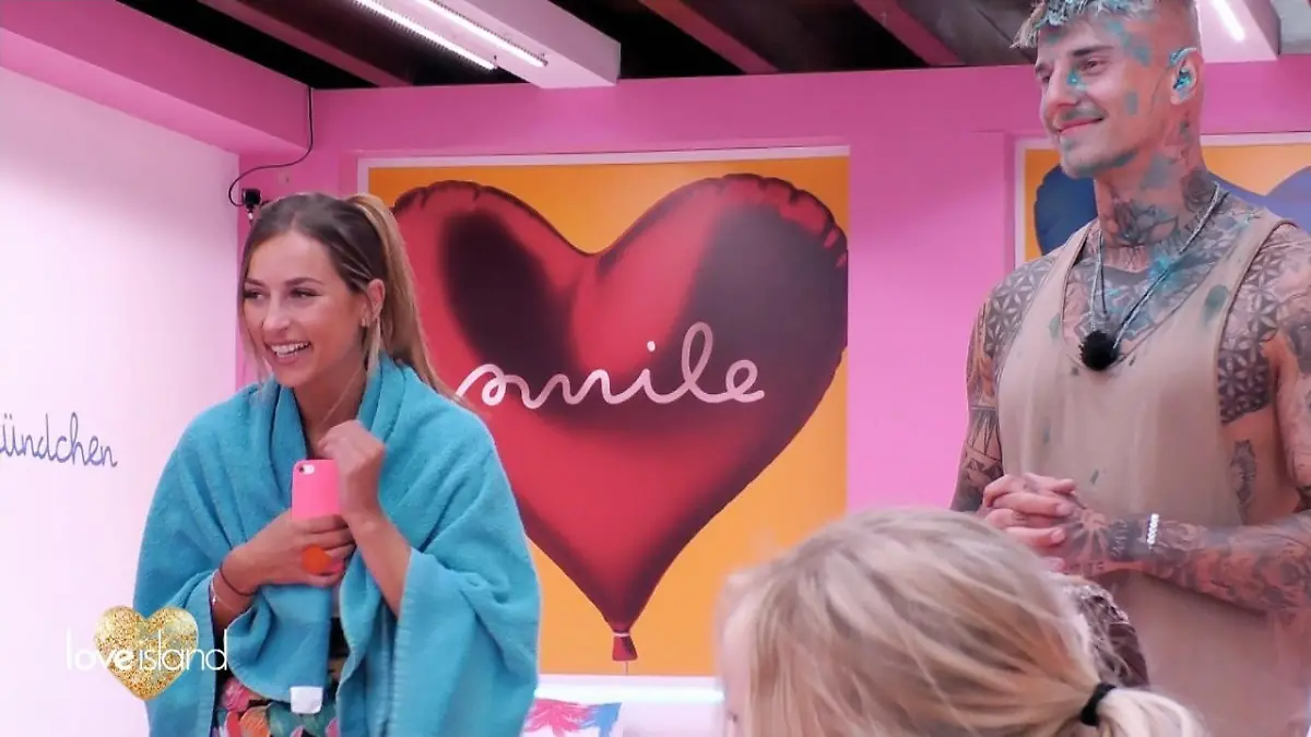 Bianca entscheidet sich für ein Date mit Paco "Love Island" Folge 13