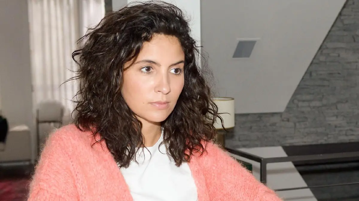 Chryssanthi Kavazis Rolle Laura trägt nun Locken.