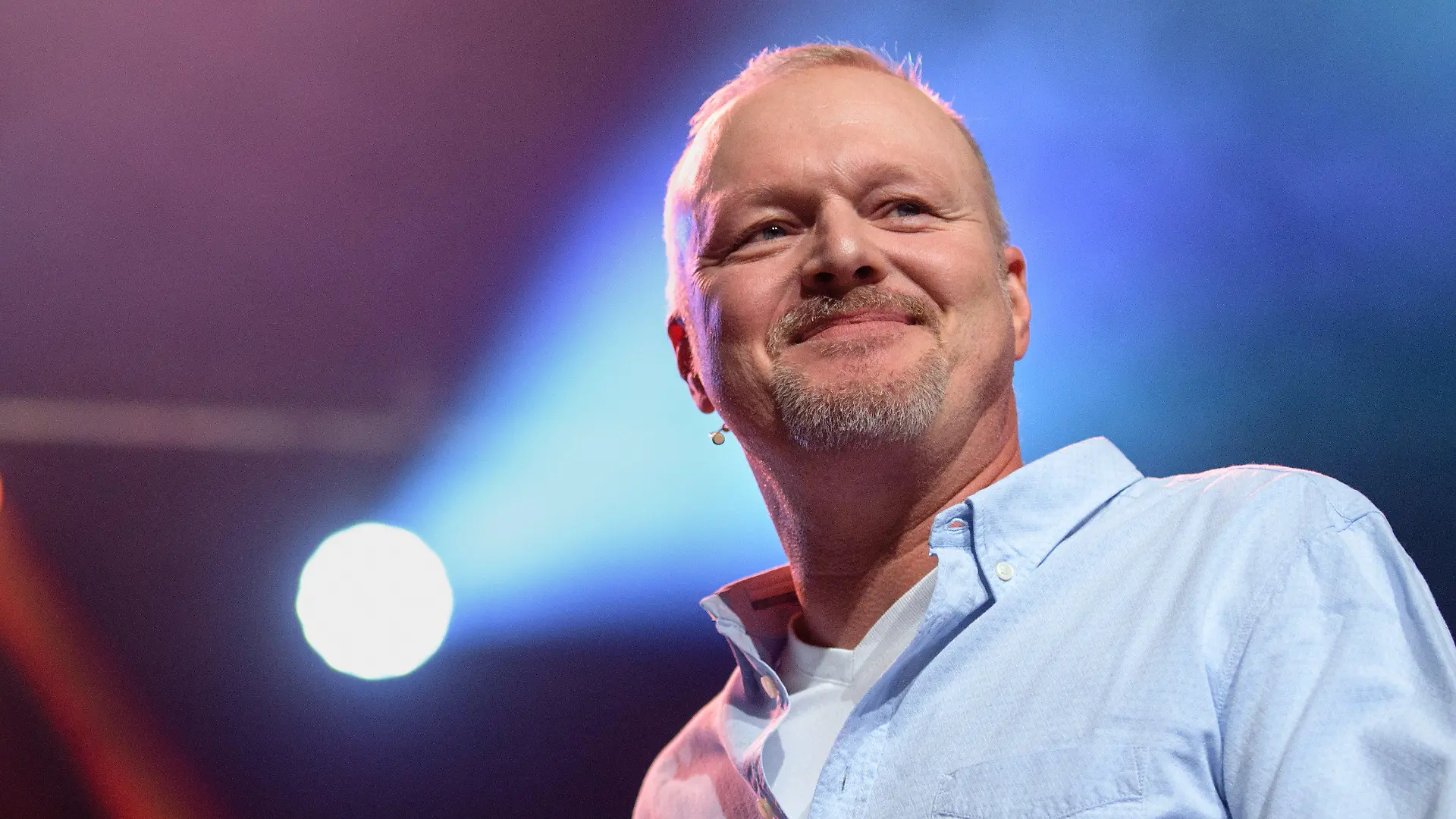 ARCHIV - 24.09.2017, Bayern, München: Stefan Raab, Entertainer, spricht auf einer Veranstaltung. (zu dpa Vorbericht Schöneberger, Raab und eine Mission: Der Eurovision Ersatz Contest) Foto: Matthias Balk/dpa +++ dpa-Bildfunk +++