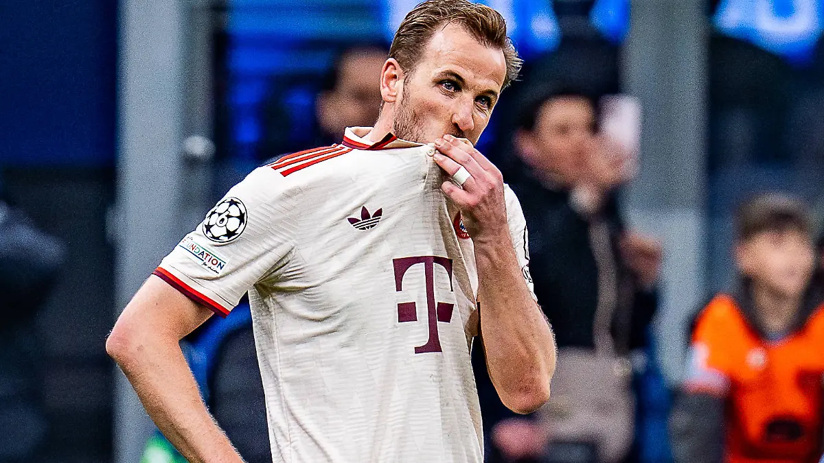 Harry Kane vom FC Bayern München ist nach dem Viertelfinal-Aus in der Champions League gegen Inter Mailand am 16. April 2025 enttäuscht. 