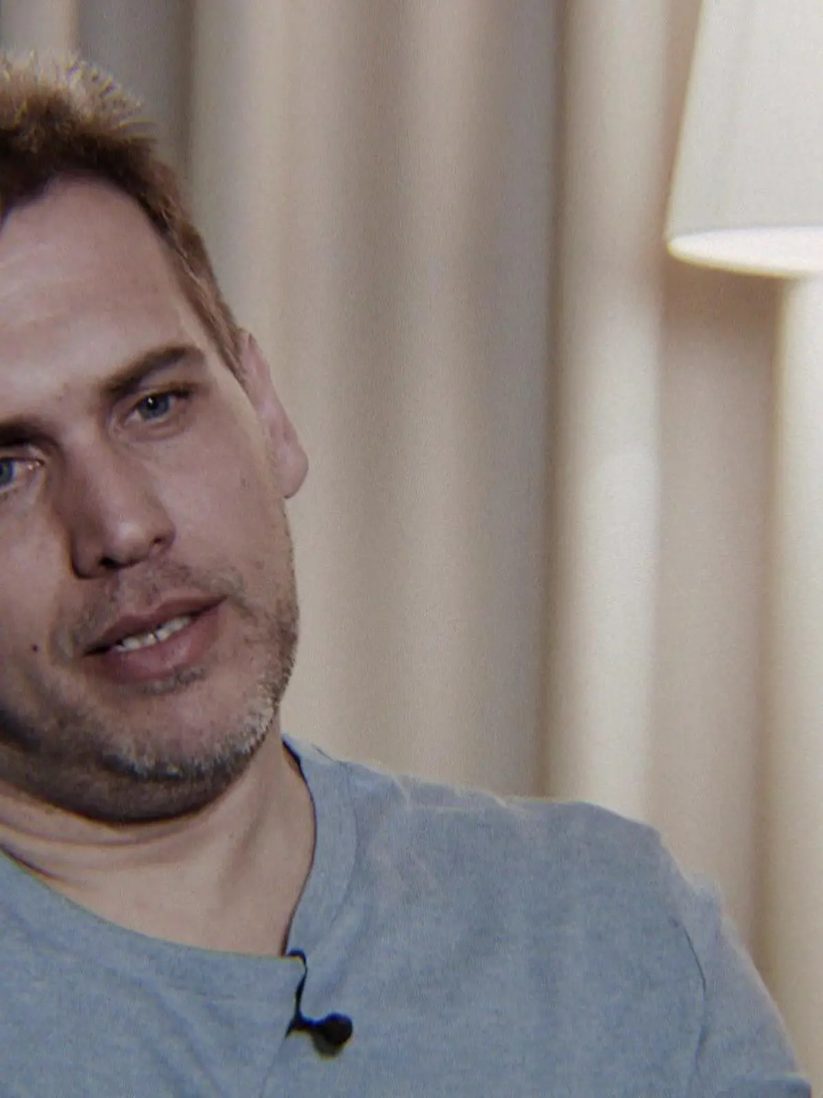 Für Julia war alles ein großes Abenteuer: In ihren Augen war Sven ein Traummann. Mit ihm zog sie nach Lappland in Schweden, um sich dort ein neues Leben aufzubauen. Das Paar machte sogar bei der VOX-Sendung „Goodbye Deutschland“ mit. Ein Kamerateam begleitete die beiden bei ihrer Auswanderung. Was Julia nicht ahnte: Sven ist eher ein Alptraummann als ein Märchenprinz. Nach und nach stellte sich heraus, dass Sven ein schreckliches Geheimnis vor ihr verbarg.