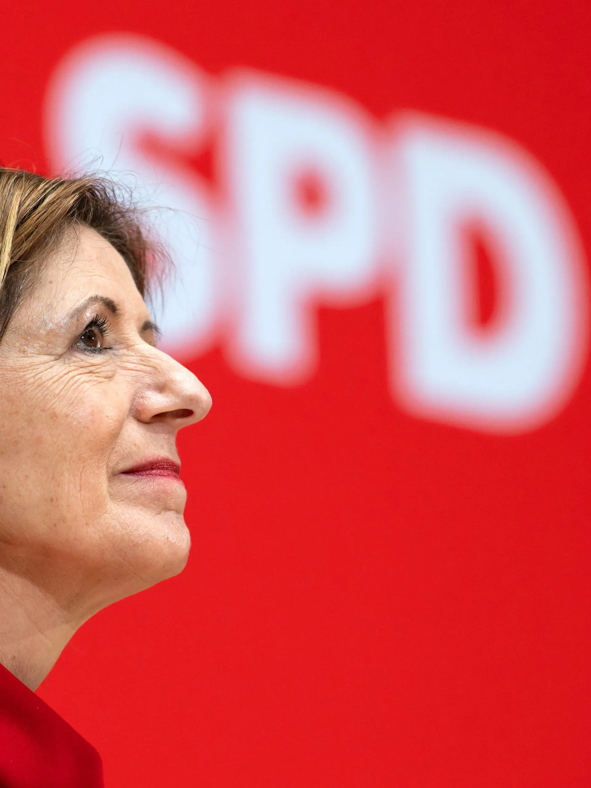 15.03.2021, Berlin: Malu Dreyer (SPD), Ministerpräsidentin von Rheinland-Pfalz, steht bei einer Pressekonferenz des SPD-Parteivorstands im Willy-Brandt-Haus, der Parteizentrale der SPD. Die gestrigen Landtagswahlen in Baden-Württemberg und Rheinland-Pfalz bildeten den Auftakt zum Superwahljahr 2021. Foto: Bernd von Jutrczenka/dpa +++ dpa-Bildfunk +++