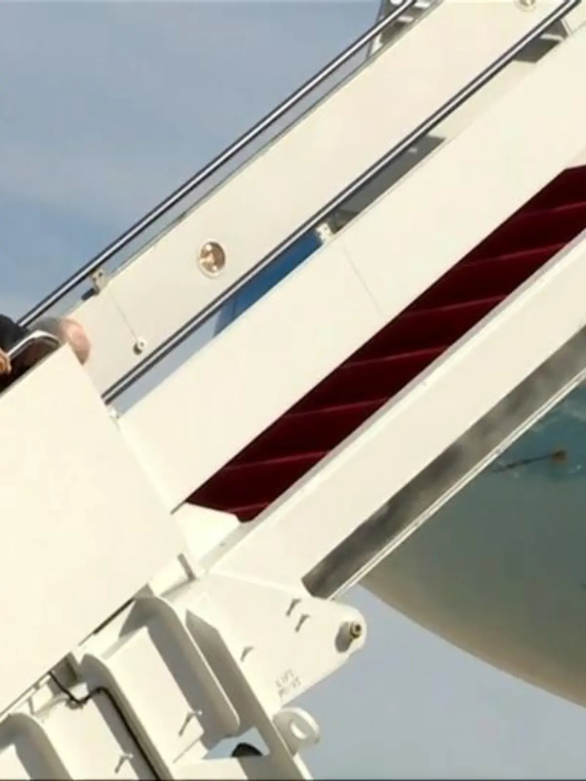 Bild zu: "Joe Biden stolpert - doppelt und dreifach"