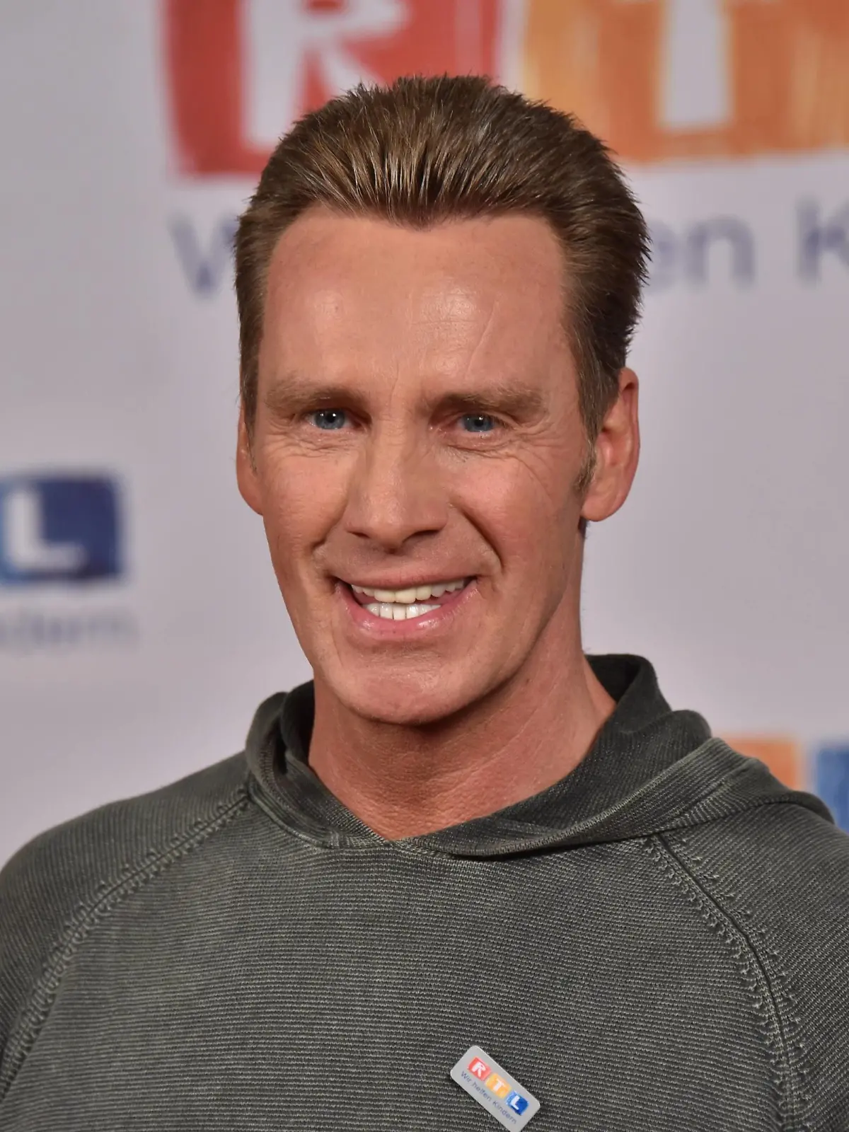 Der Sänger Jürgen Milski posiert am 24.11.2016 in Hürth bei Köln beim RTL Spendenmarathon wir helfen Kindern 2017. *** The singer Jürgen Milski is posing on the 24.11.2016 in Hürth near Cologne at the RTL Spendenmarathon we help children 2017  