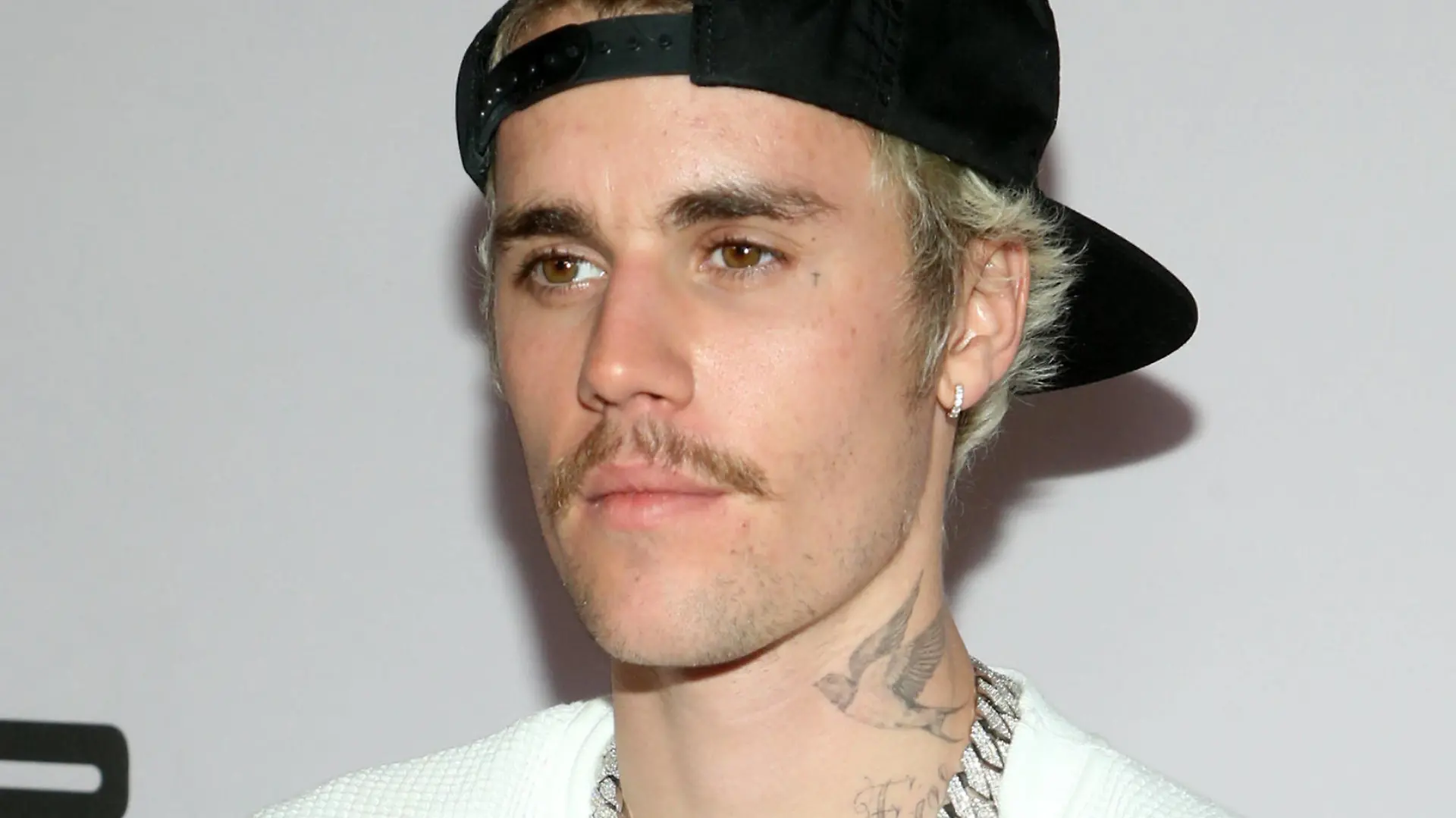 April 02, 2020: FILE: JUSTIN BIEBER has postponed his 2020 Changes Tour due to the coronavirus pandemic. The 45-date stadium and arena trek would have been Bieber s first live tour in nearly three years and was scheduled to kick off May 14th at Seattle s CenturyLink Field. PICTURED: 27 January 2020 - Westwood, California - Justin Bieber. The Premiere Of YouTube Originals Justin Bieber: Seasons held at The Regency Bruin Theatre. Westwood USA - ZUMAa123 20200127_zaa_a123_312 Copyright: xFsx