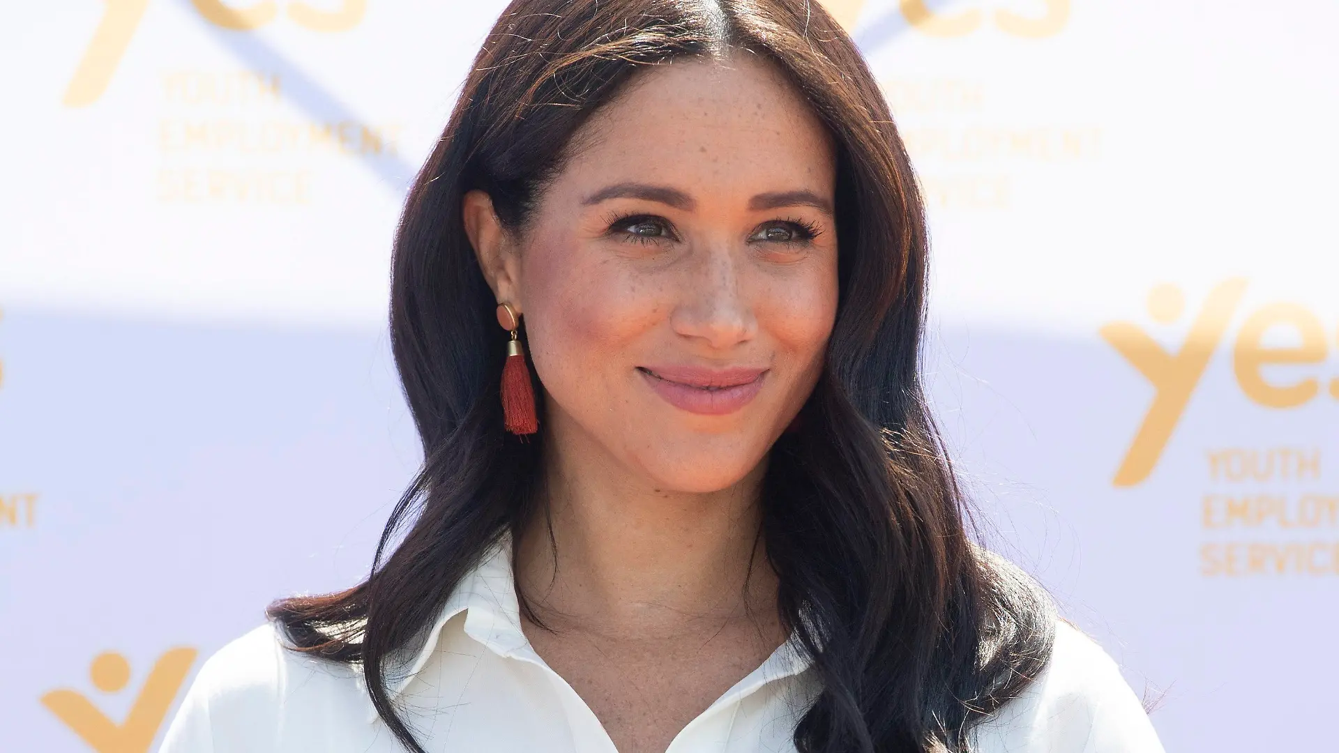 ARCHIV - 02.10.2019, Südafrika, Johannesburg: Herzogin Meghan besucht den Tembisa-Township in der Nähe von Johannesburg am letzten Tag der Afrikareise. (zu dpa: "Meghan beglückwünscht Britinnen zu neuem Job") Foto: Facundo Arrizabalaga/PA Wire/dpa +++ dpa-Bildfunk +++