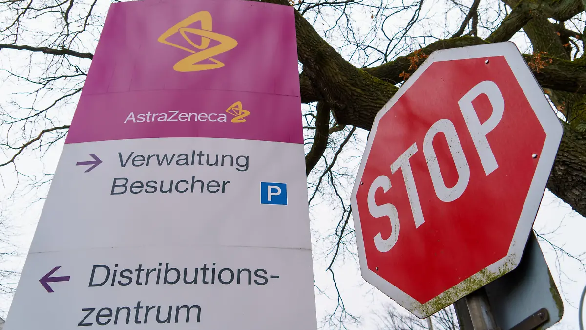 AstraZeneca - Unternehmenssitz in Wedel, Schleswig-Holstein - unmittelbar an der Landesgrenze zu Hamburg -AstraZeneca - Unternehmenssitz in Wedel, Schleswig-Holstein - unmittelbar an der Landesgrenze zu Hamburg -, Wedel Schleswig-Holstein Deutschland Wedel *** AstraZeneca company headquarters in Wedel, Schleswig Holstein directly on the state border with Hamburg AstraZeneca company headquarters in Wedel, Schleswig Holstein directly on the state border with Hamburg , Wedel Schleswig Holstein Germany Wedel
