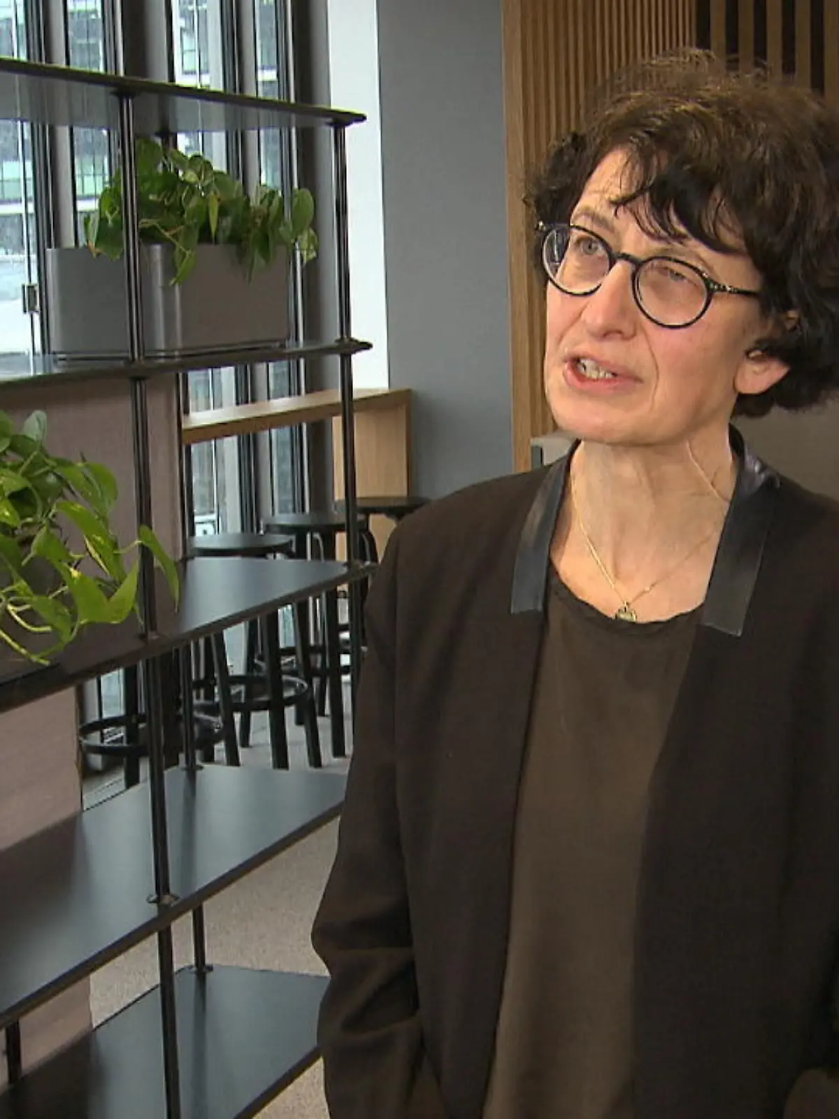 Die Corona-Pandemie ist noch nicht überstanden, da arbeiten die Biontech-Wissenschaftler bereits am nächsten Projekt. Welches das ist, verrät Gründerin Özlem Türeci im RTL-Interview.