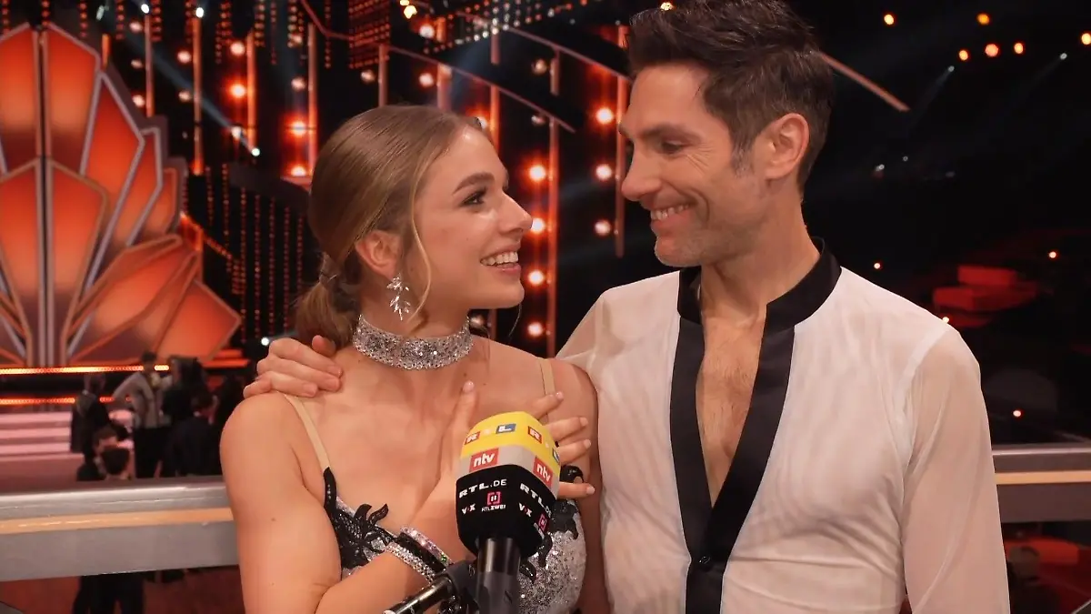 Christian Polanc flüstert Lola Weippert Kommandos zu "Let's Dance"-Trick gegen Verwirrung