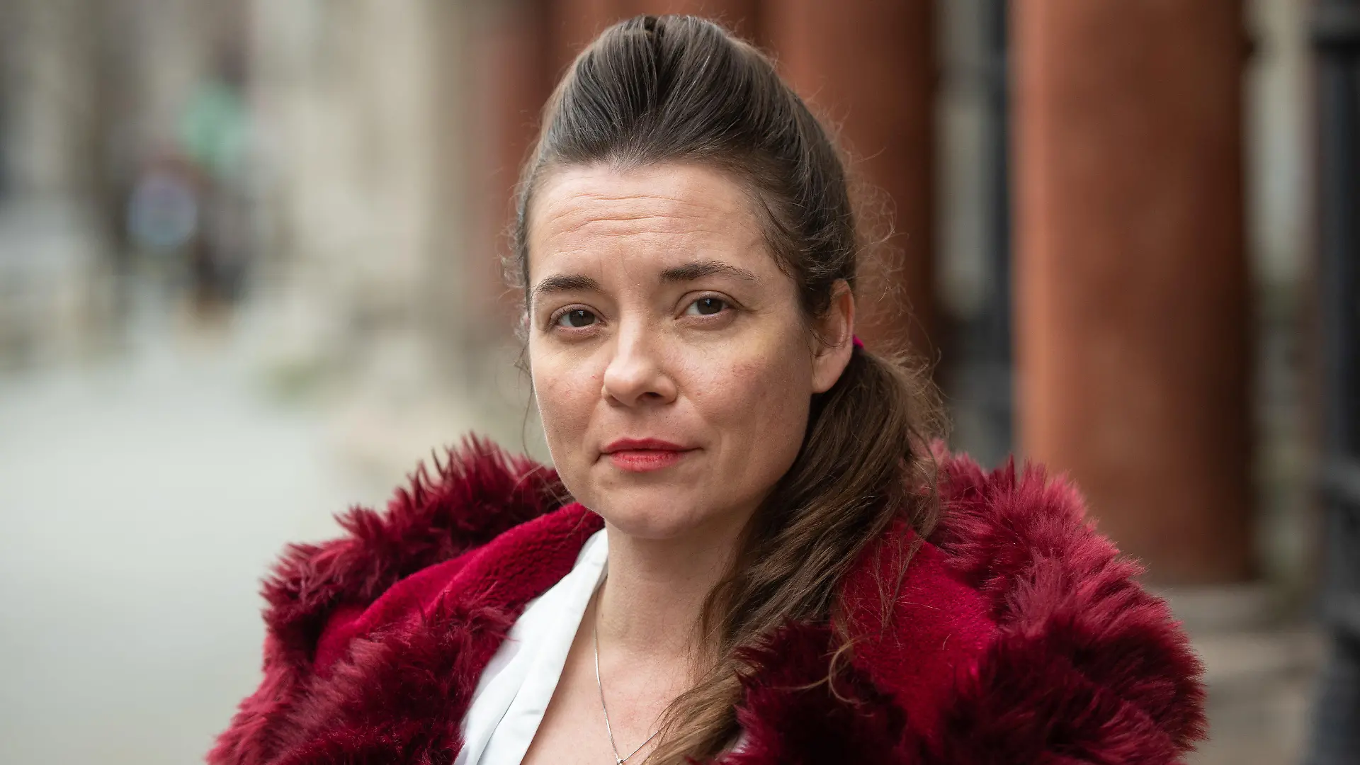 ARCHIV - 08.01.2021, Großbritannien, London: Paula Parfitt, die Mutter der fünfjährigen Pippa Knight, wartet darauf, dass die Richter des Court of Appeal über die letzte Runde im Kampf um die lebenserhaltende Behandlung ihrer hirngeschädigten fünfjährigen Tochter entscheiden. (zu dpa: «Gericht: Geräte bei todkrankem Mädchen sollten abgestellt werden») Foto: Dominic Lipinski/PA Wire/dpa +++ dpa-Bildfunk +++
