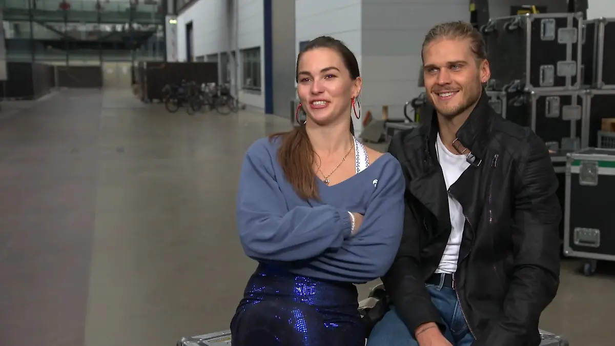 Rúrik Gíslason bringt Renata Lusin an ihre Grenzen! Der Profifußballer ist topfit