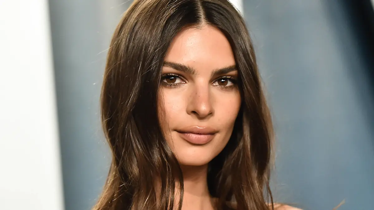  Emily Ratajkowski arriving at the Vanity Fair Oscar Party in Beverly Hills, California - Feb 9, 2020 - Vanity Fair Oscar Party 2020, Beverly Hills California United States Wallis Annenberg Center for the PUBLICATIONxINxGERxSUIxAUTxONLY Copyright: xOConnor-Arroyox Vanity_Fair_LnT_5046