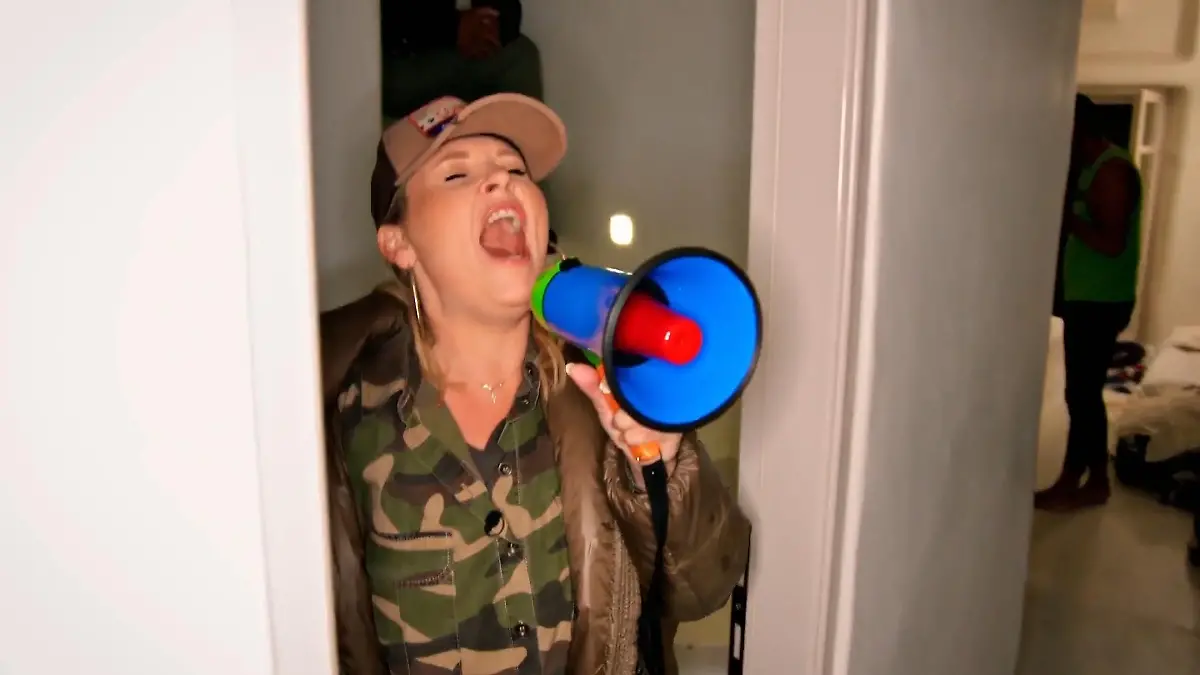 Maite Kelly schockt die DSDS-Kandidaten mitten in der Nacht Mit Mega-Phone zur Mega-Aufgabe!