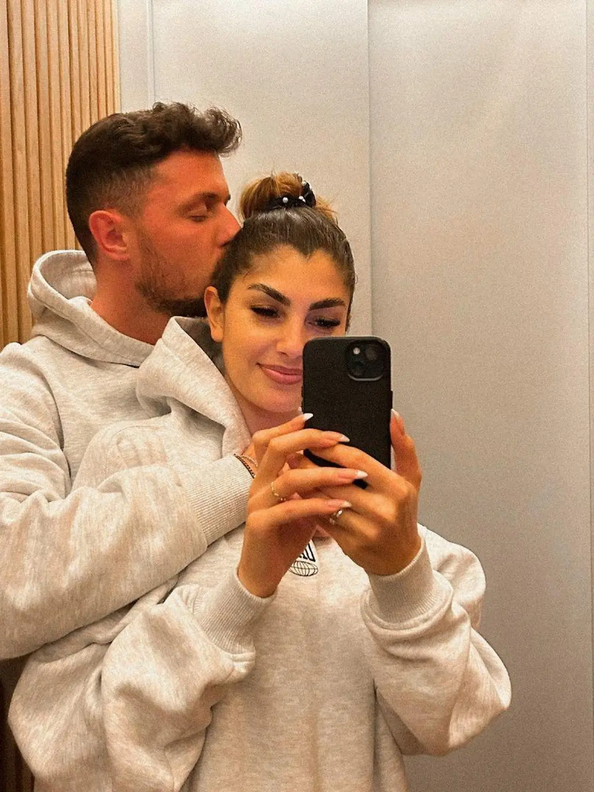 Jannik Kontalis und Yeliz Koc im Liebesurlaub