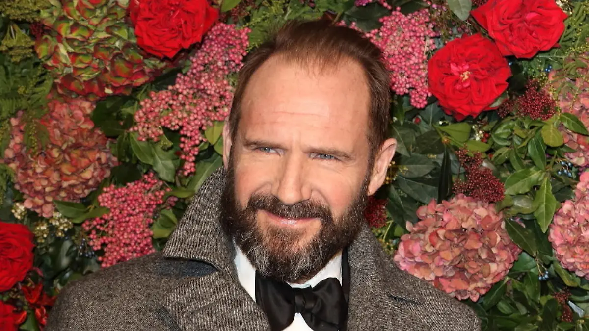 Ralph Fiennes: Selbst Lord Voldemort verteidigt J.K. Rowling