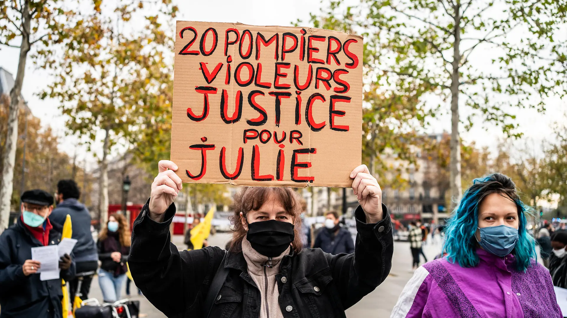 FRANCE - SOCIAL - STOP SEXUAL AND GENDER VIOLENCE November 25, 2020, Paris 75, FRANCE. Gathering on November 25 at Republic Square for the Day Against Sexual and Gender - Based Violence. Corinne Leriche L, Julie s mother, with a sign with the message 20 rapist firefighters, justice for Julie and Marguerite Stern R, French feminist activist and former FEMEN. Paris ILE DE FRANCE - IDF FRANCE PUBLICATIONxINxGERxSUIxAUTxONLY Copyright: xXos xBouzasx HL_XBOUZAS_1288237