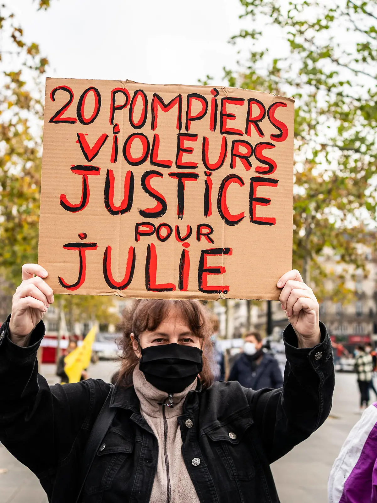  FRANCE - SOCIAL - STOP SEXUAL AND GENDER VIOLENCE November 25, 2020, Paris 75, FRANCE. Gathering on November 25 at Republic Square for the Day Against Sexual and Gender - Based Violence. Corinne Leriche L, Julie s mother, with a sign with the message 20 rapist firefighters, justice for Julie and Marguerite Stern R, French feminist activist and former FEMEN. Paris ILE DE FRANCE - IDF FRANCE PUBLICATIONxINxGERxSUIxAUTxONLY Copyright: xXos xBouzasx HL_XBOUZAS_1288237