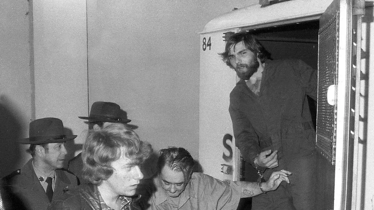 After committing the crime in 1974, Ronald DeFeo Jr., right, ran to a nearby bar where he screamed for help, claiming that he didn't know who shot his parents. DeFeo has died in prison at the age of 69. (Frank Mooney/New York Daily News/TNS) Photo via Newscom picture alliance
