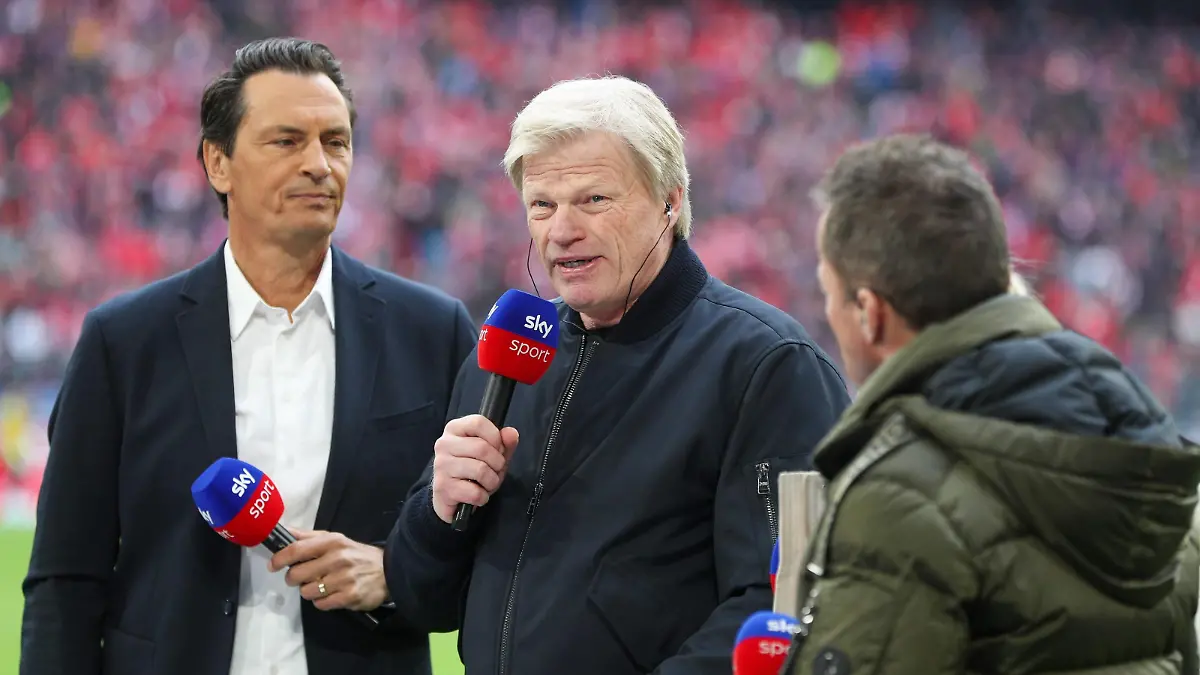 l-r: Fernsehmoderator Sebastian Hellmann, Vorstandsvorsitzender Oliver Kahn FC Bayern Muenchen, Fussballexperte Lothar Matthaeus, FC Bayern Muenchen vs. Borussia Dortmund, Fussball, 1. Bundesliga, 26. Spieltag, 01.04.2023 DFB regulations prohibit any use of photographs as image sequences and/or quasi-video Muenchen Bayern Deutschland *** l r TV presenter Sebastian Hellmann, CEO Oliver Kahn FC Bayern Muenchen , football expert Lothar Matthaeus, FC Bayern Muenchen vs Borussia Dortmund, Football, 1 Bundesliga, 26 Matchday, 01 04 2023 DFB regulations prohibit any use of photographs as image sequences and or quasi video Muenchen Bayern Germany Copyright: xkolbert-press/ChristianxKolbertx