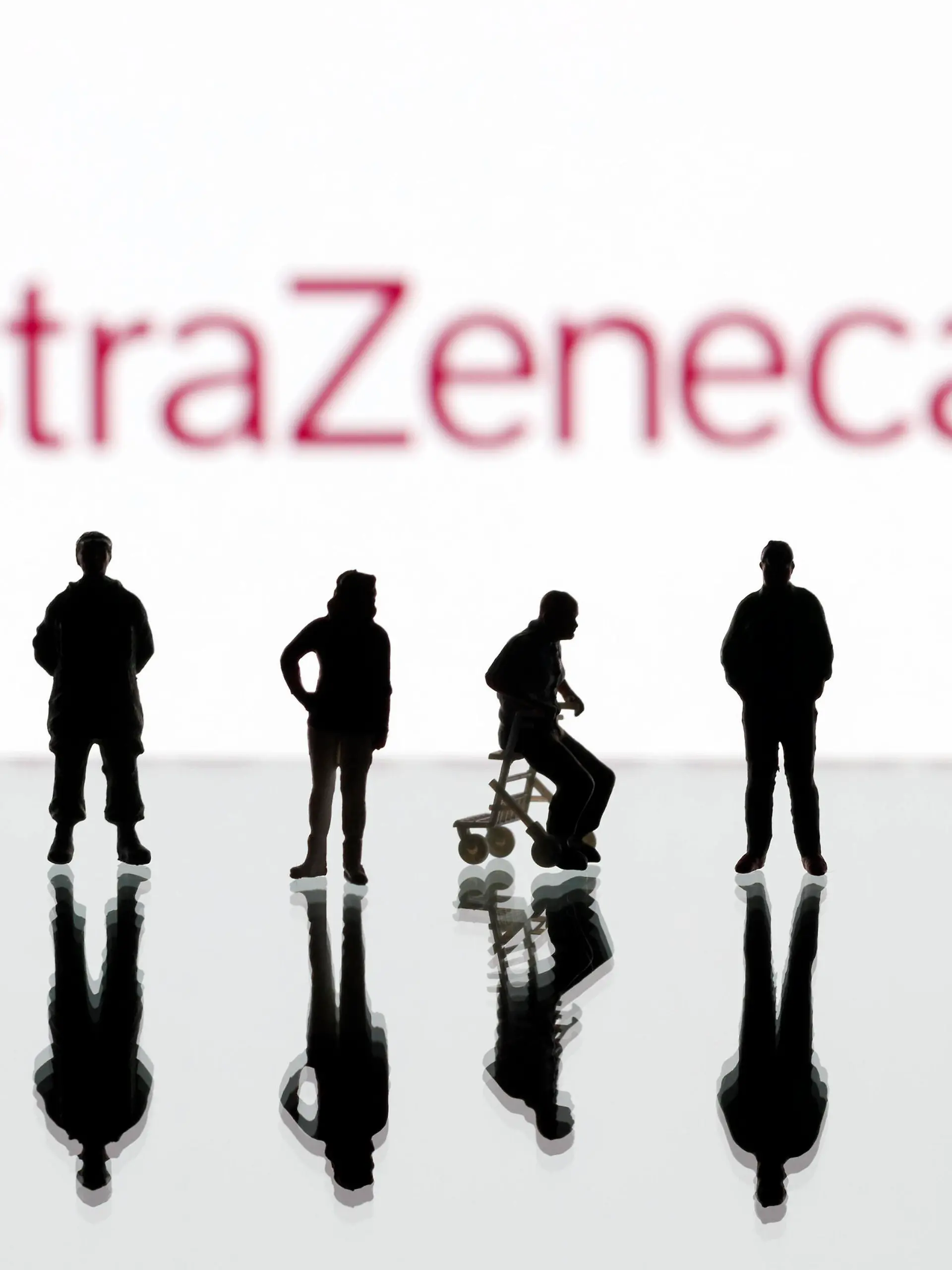  Nach Klagen über Nebenwirkungen sind in Niedersachsen Impfungen mit dem Corona-Impfstoff von Astrazeneca teilweise gestoppt worden. Auch in NRW bestätigte die Landesregierung, dass in der Bevölkerung offenbar die Skepsis gegenüber dem Corona-Impfstoff von AstraZeneca schwinde. Themenbild, Symbolbild Köln, 17.02.2021 *** After complaints about side effects, vaccinations with Astrazenecas Corona vaccine have been partially stopped in Lower Saxony The state government of North Rhine-Westphalia also confirmed that skepticism about AstraZenecas Corona vaccine is apparently dwindling among the population Topic Image, Symbolic Image Cologne, 17 02 2021 Foto:xC.xHardtx/xFuturexImage