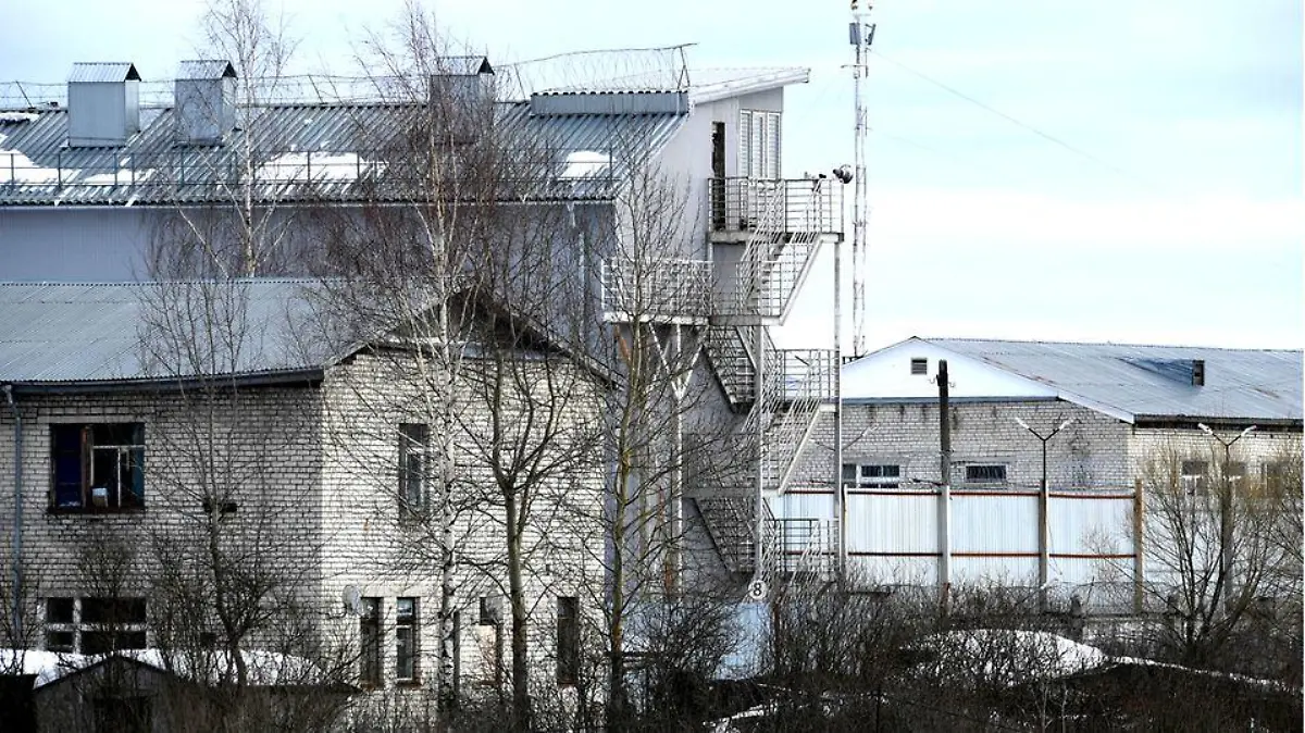 Alexej Nawalny wird für die nächsten zweieinhalb Jahre in die Justizvollzugskolonie Nr. 2 der Föderalen Strafvollzugsbehörde der Region Wladimir, kurz IK 2 verlegt.