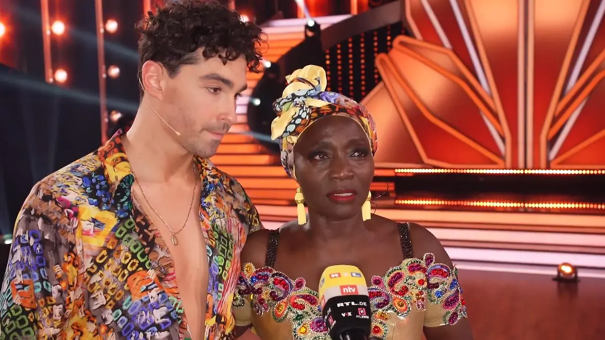 Auma Obama tanzte für ihren verstorbenen Freund Emotionale Salsa mit Andrzej Cibis