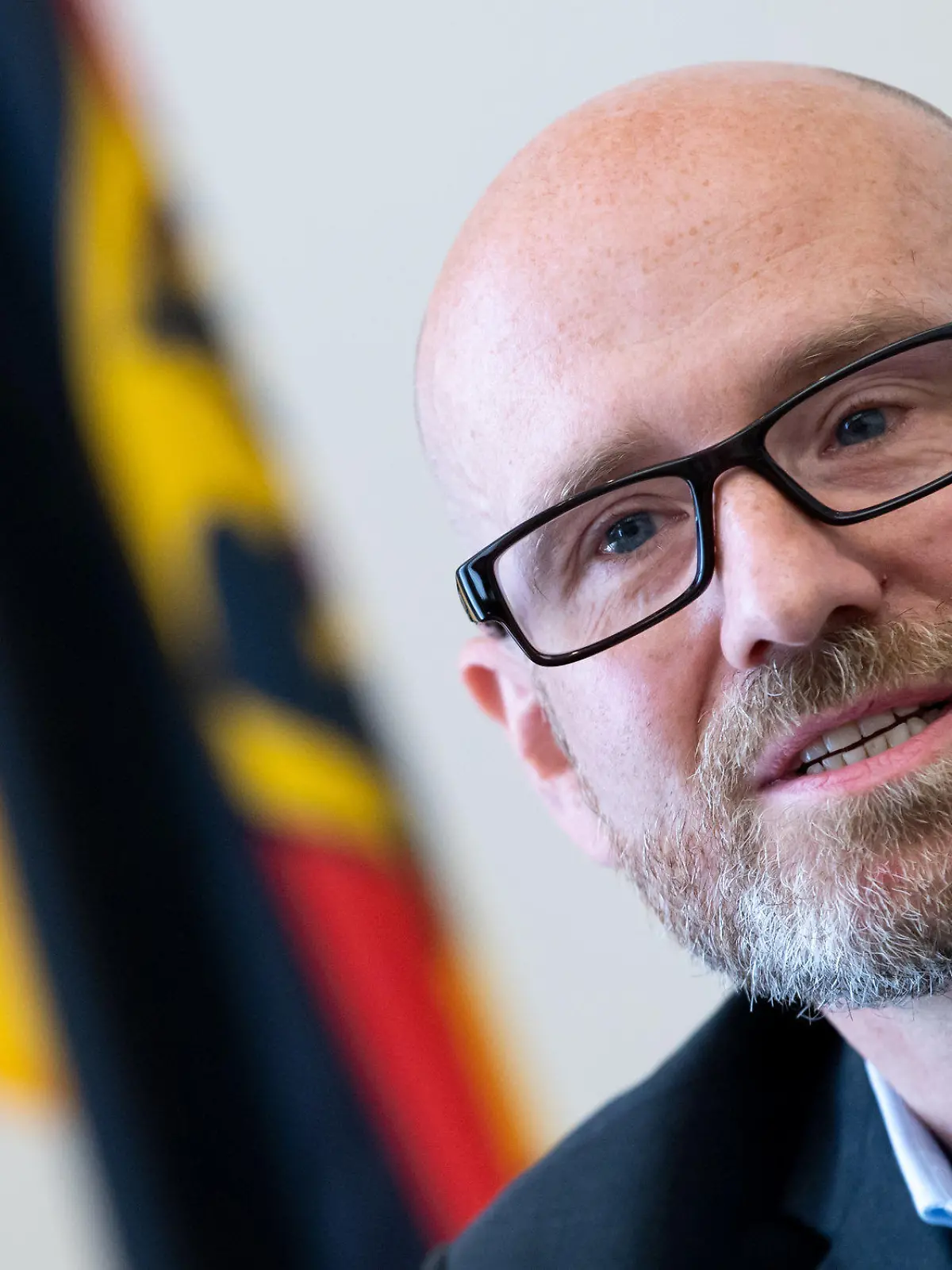 ARCHIV - 23.07.2020, Berlin: Peter Tauber (CDU), Parlamentarischer Staatssekretär im Verteidigungsministerium, stellt bei einer Pressekonferenz im Bundesministerium der Verteidigung das Konzept für den neuen Freiwilligen Wehrdienst Heimatschutz vor. (zu dpa "Früherer CDU-Generalsekretär plädiert für mehr Pausen in der Politik") Foto: Bernd von Jutrczenka/dpa +++ dpa-Bildfunk +++