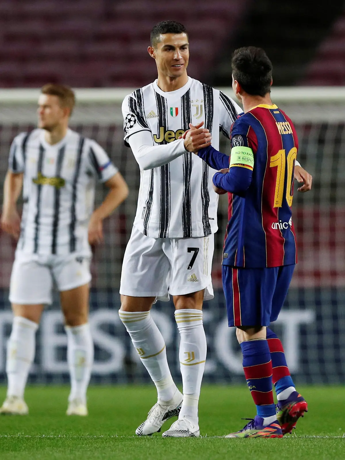 Soccer Football - Champions League - Group G - FC Barcelona v Juventus - Camp Nou, Barcelona, Spain - December 8, 2020 Juventus' Cristiano Ronaldo with FC Barcelona's Lionel Messi before the match REUTERS/Albert Gea     TPX IMAGES OF THE DAY